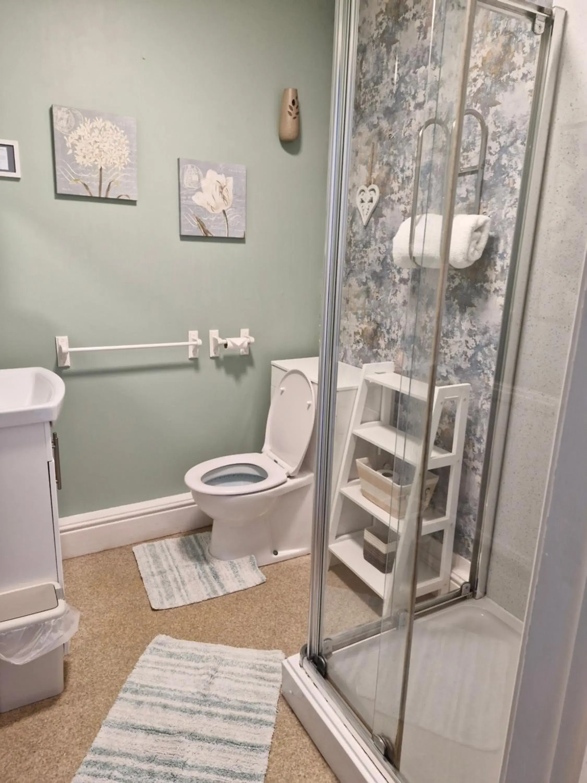 Double Room with Private Bathroom in Warwick Lodge Double Room with Private Bathroom in Warwick Lodge