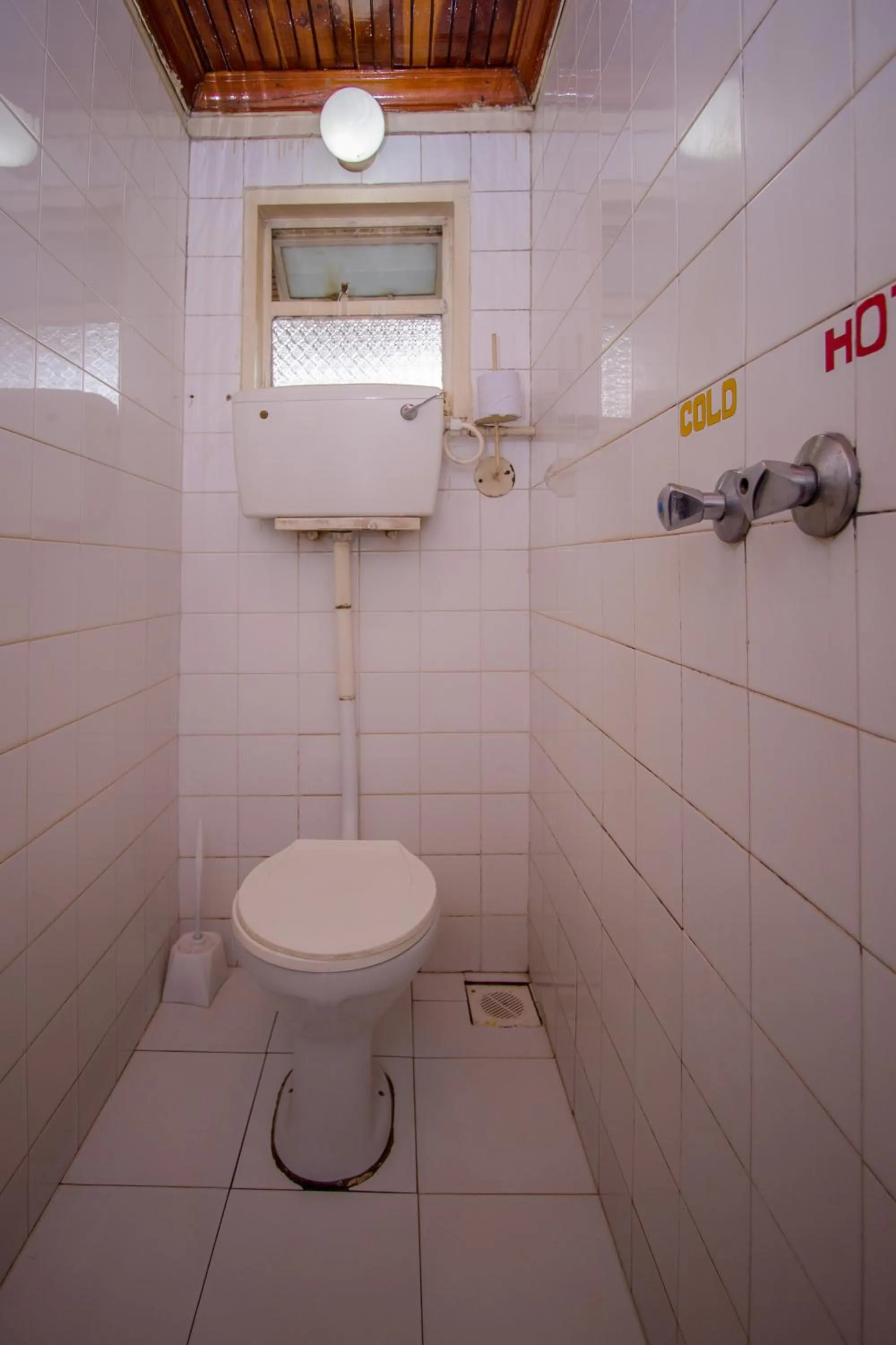 Bathroom in Sunshine Hotel Tengecha