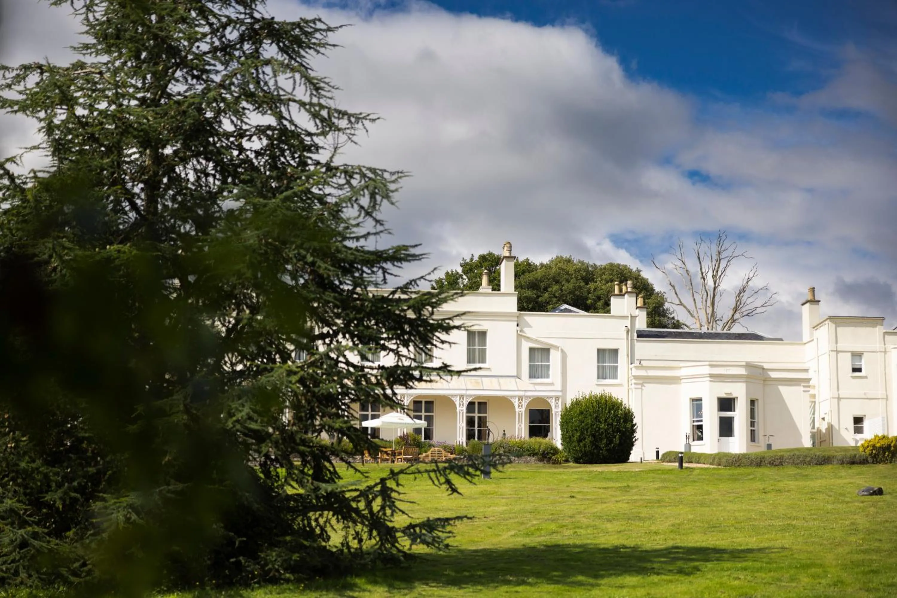 Property building in Lympstone Manor Hotel Restaurant & Vineyard - Relais & Chateaux