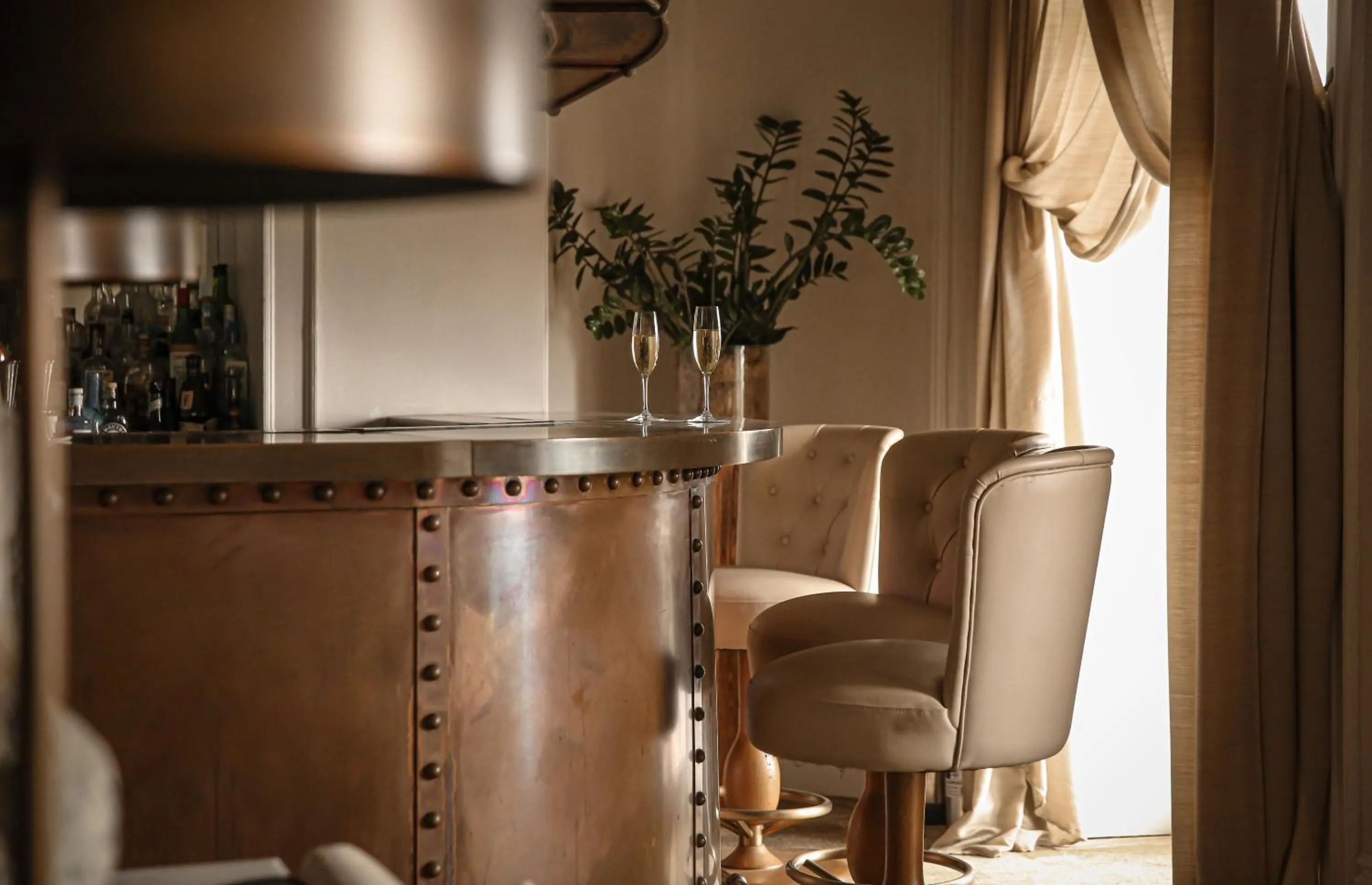 Lounge or bar in Lympstone Manor Hotel Restaurant & Vineyard - Relais & Chateaux