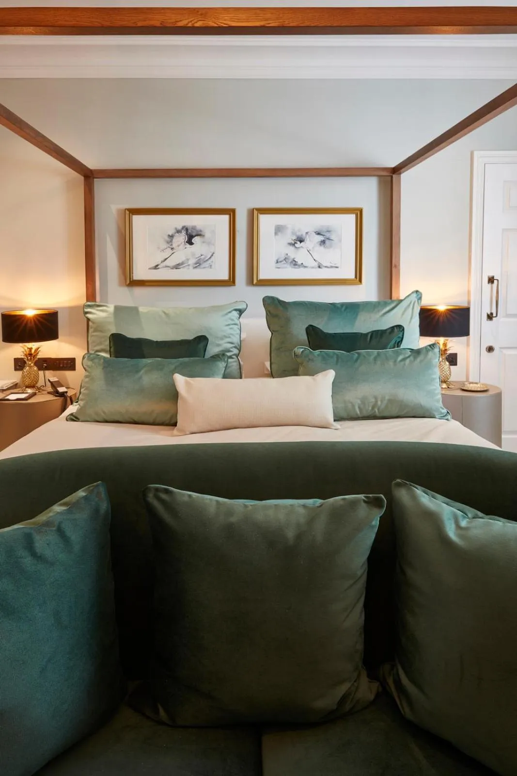 Bed in Lympstone Manor Hotel Restaurant & Vineyard - Relais & Chateaux
