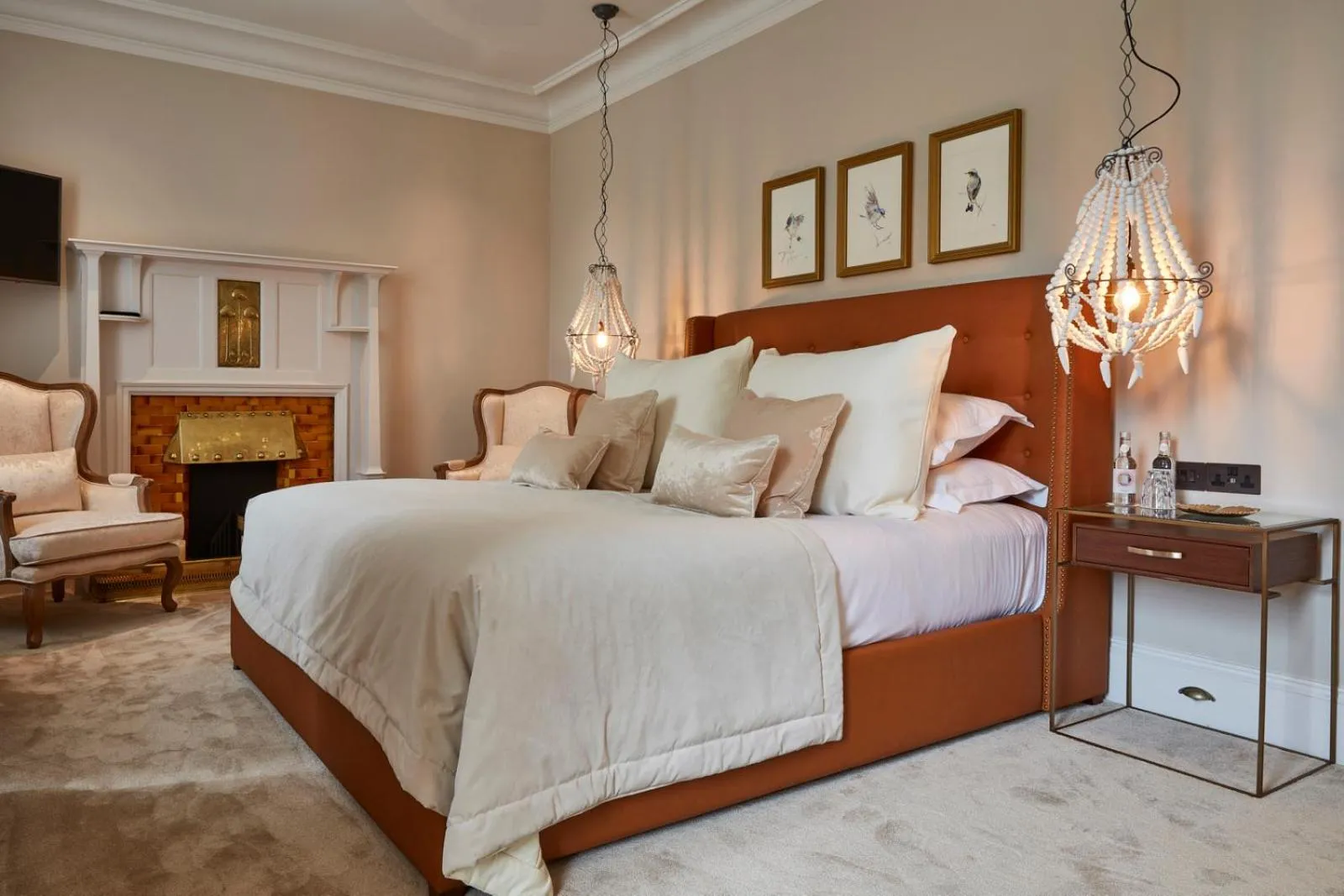 Bed in Lympstone Manor Hotel Restaurant & Vineyard - Relais & Chateaux