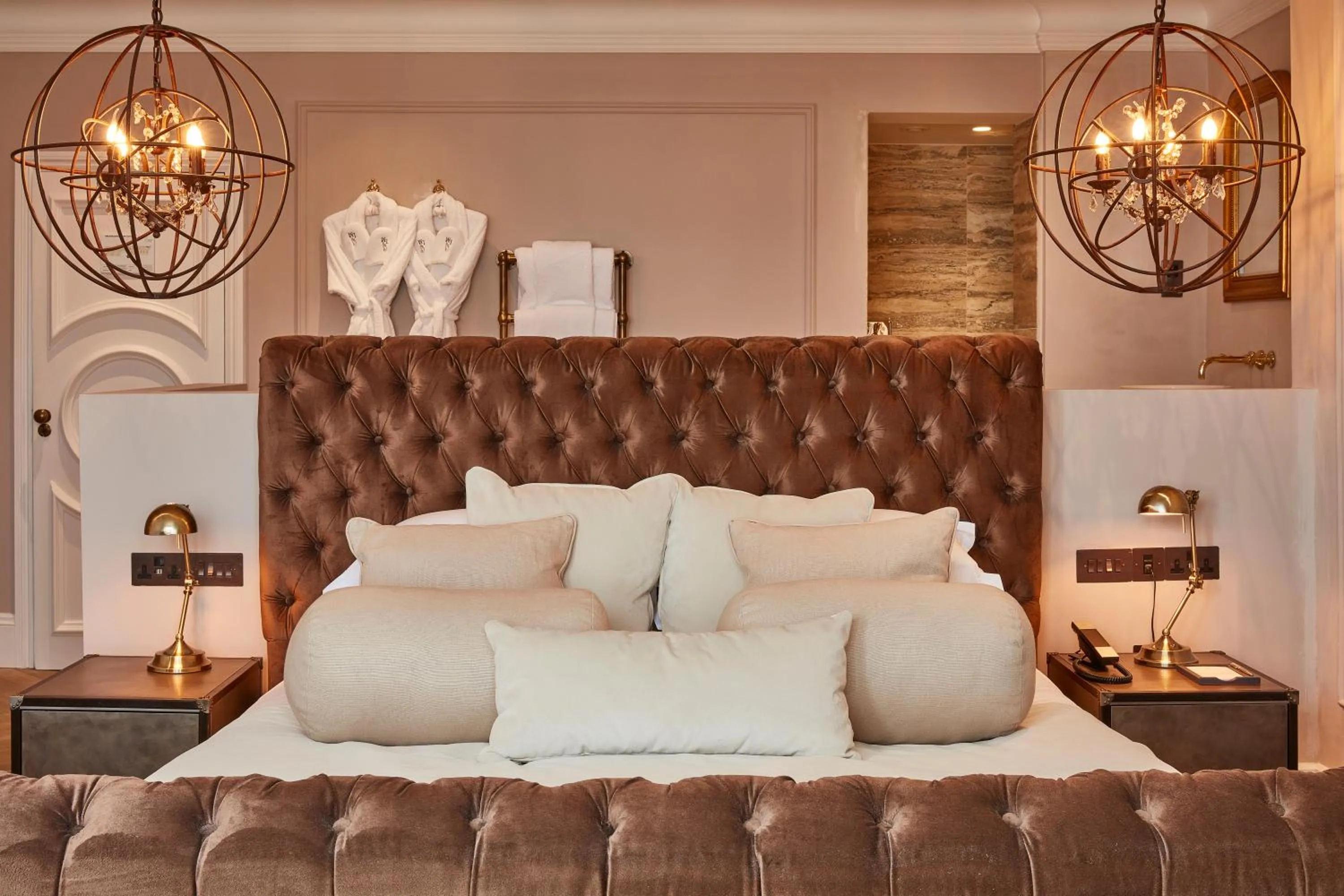 Bedroom, Bed in Lympstone Manor Hotel Restaurant & Vineyard - Relais & Chateaux