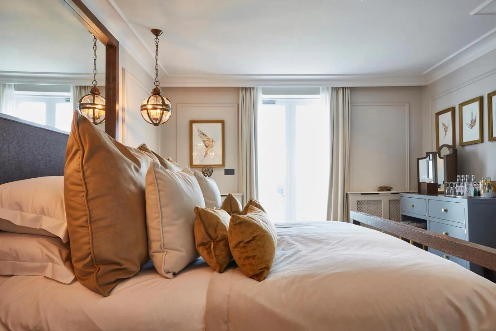 Bed in Lympstone Manor Hotel Restaurant & Vineyard - Relais & Chateaux