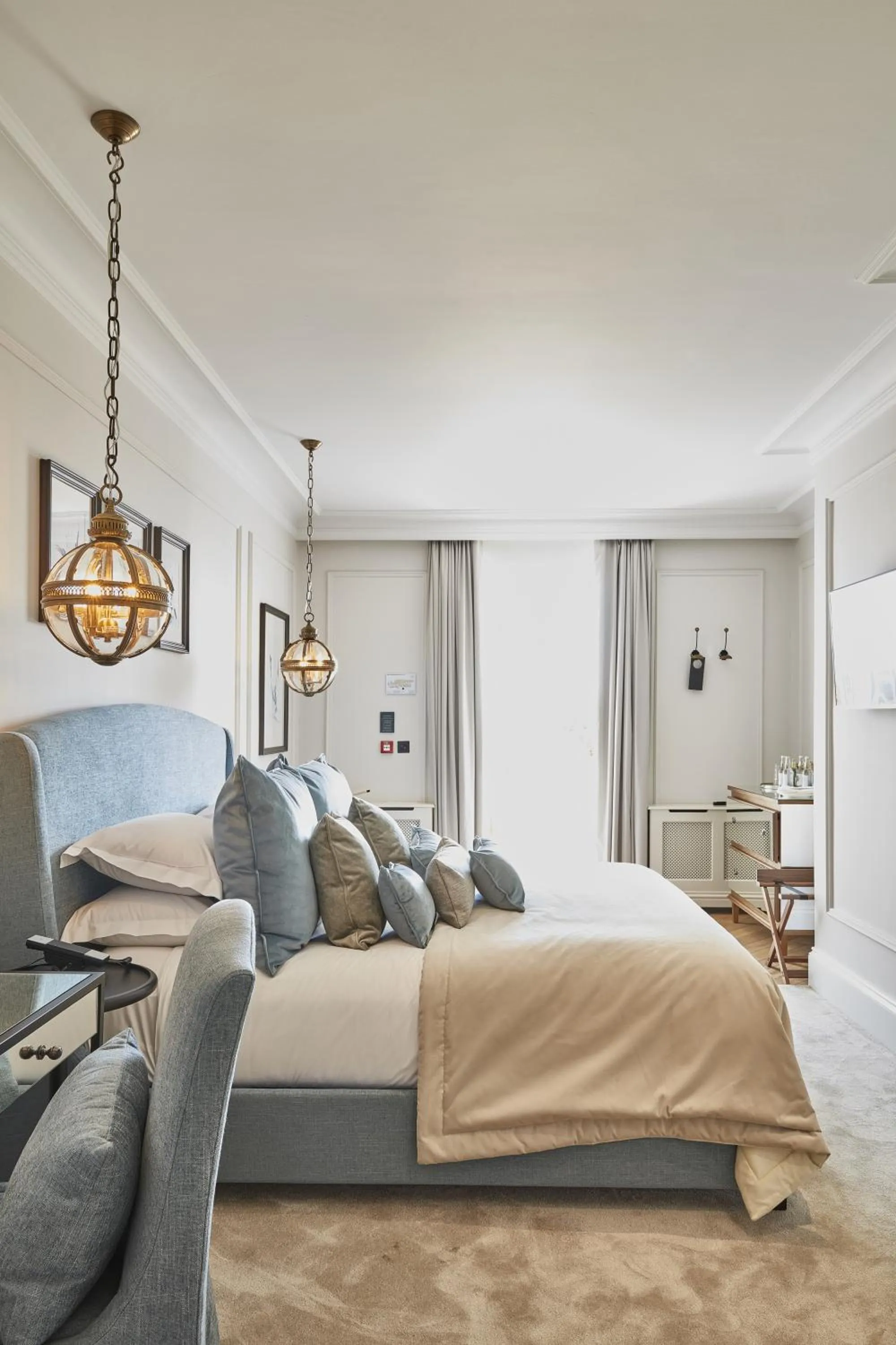 Bed in Lympstone Manor Hotel Restaurant & Vineyard - Relais & Chateaux