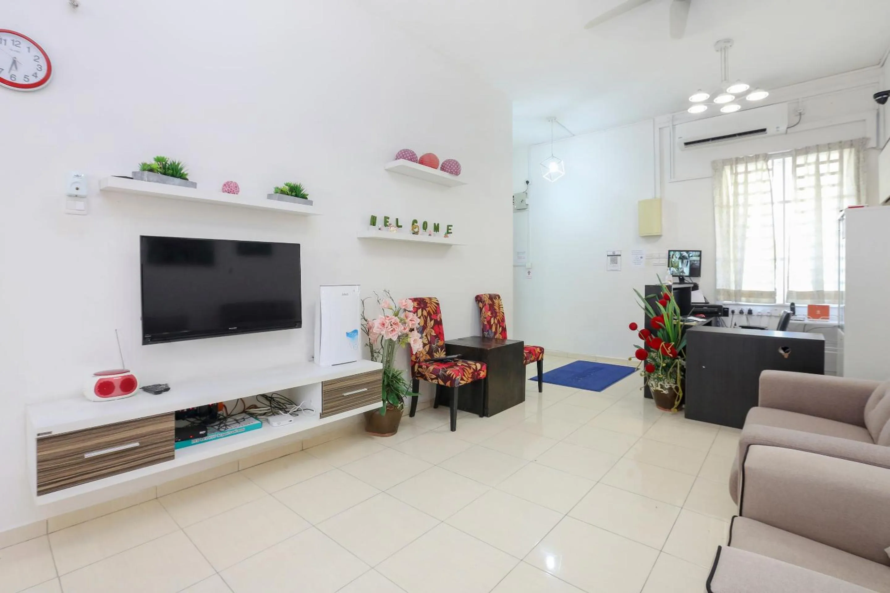 Lobby or reception in Hotel O Come Inn Premium