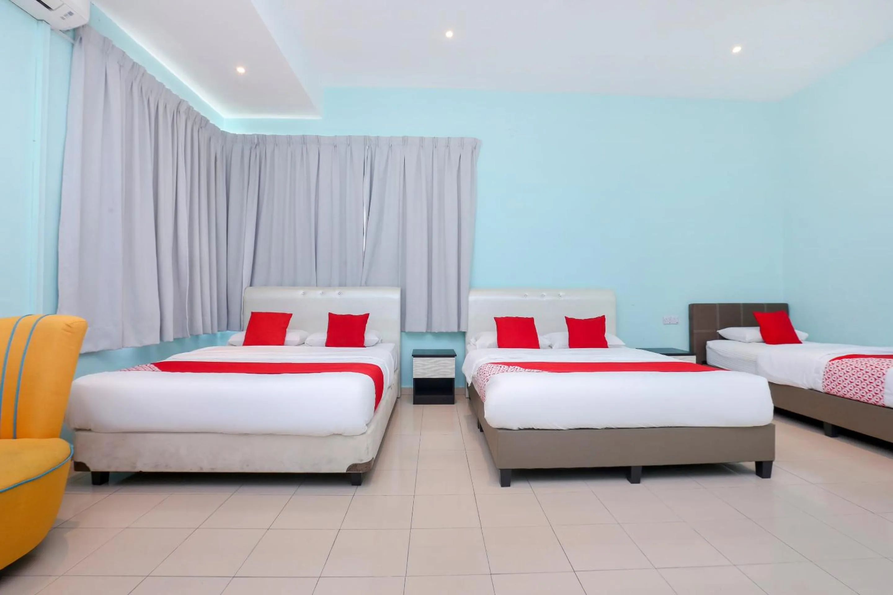 Bedroom, Bed in Hotel O Come Inn Premium