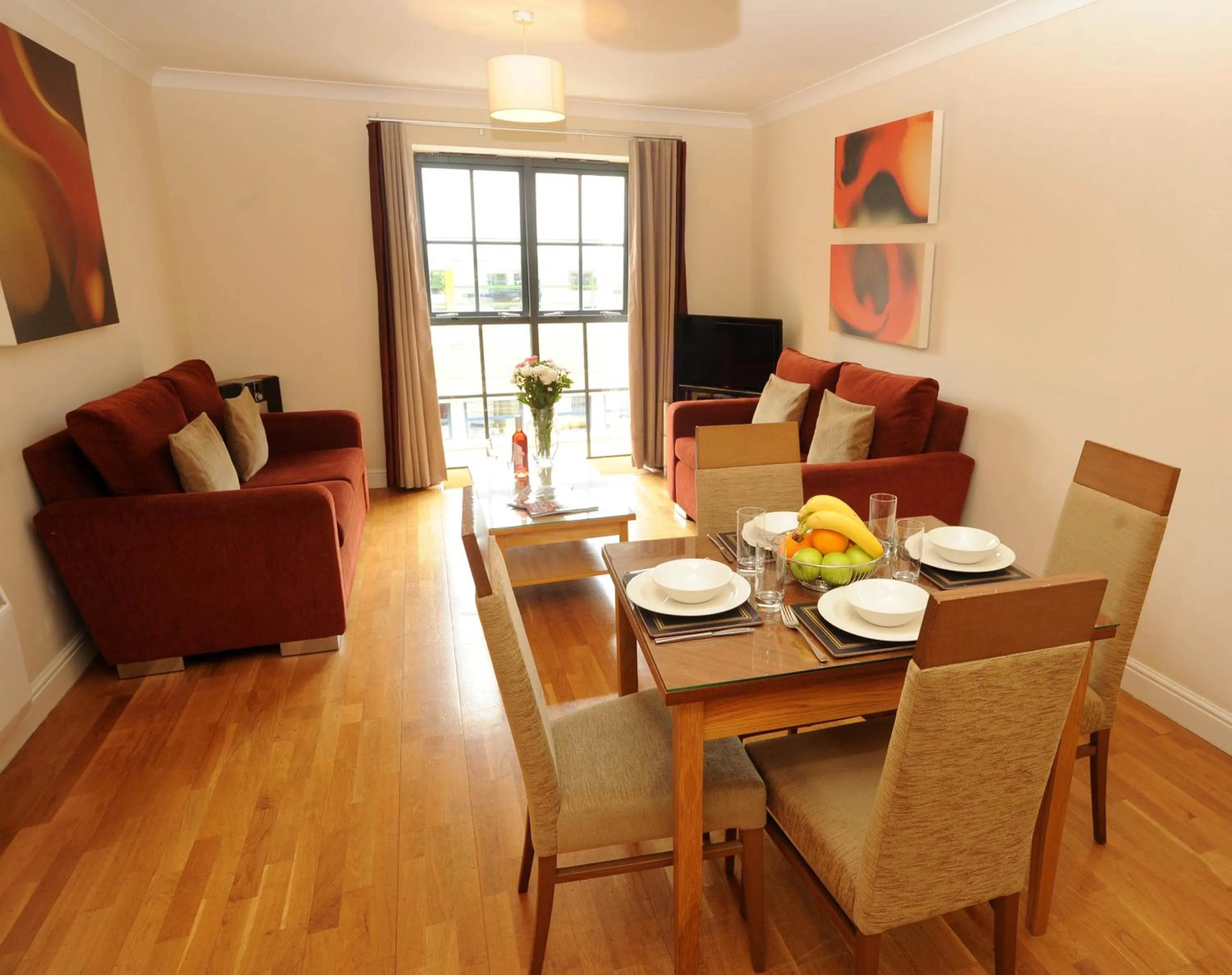 Dining area in PREMIER SUITES Bristol Redcliffe