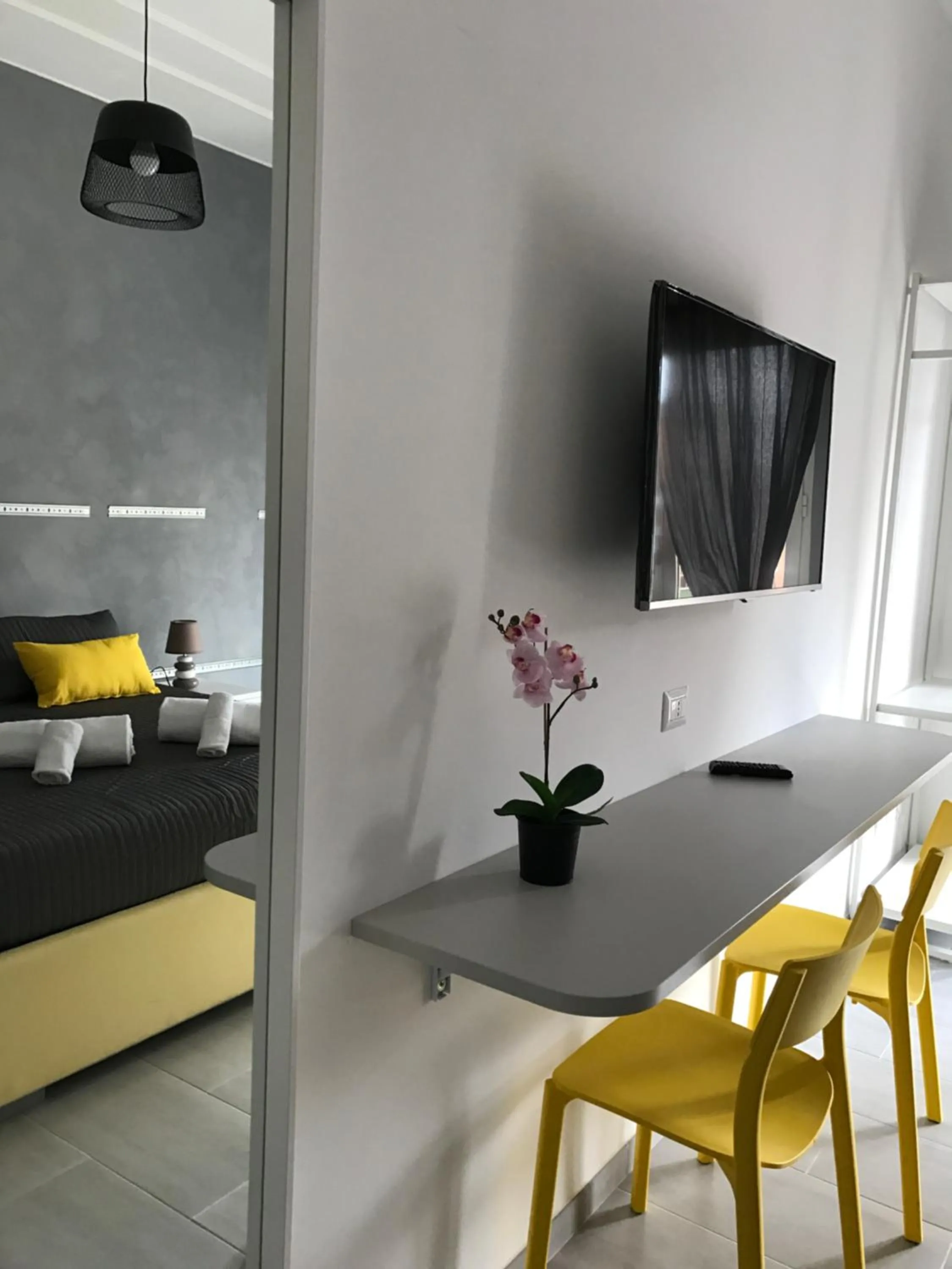 Photo of the whole room in Dunant House