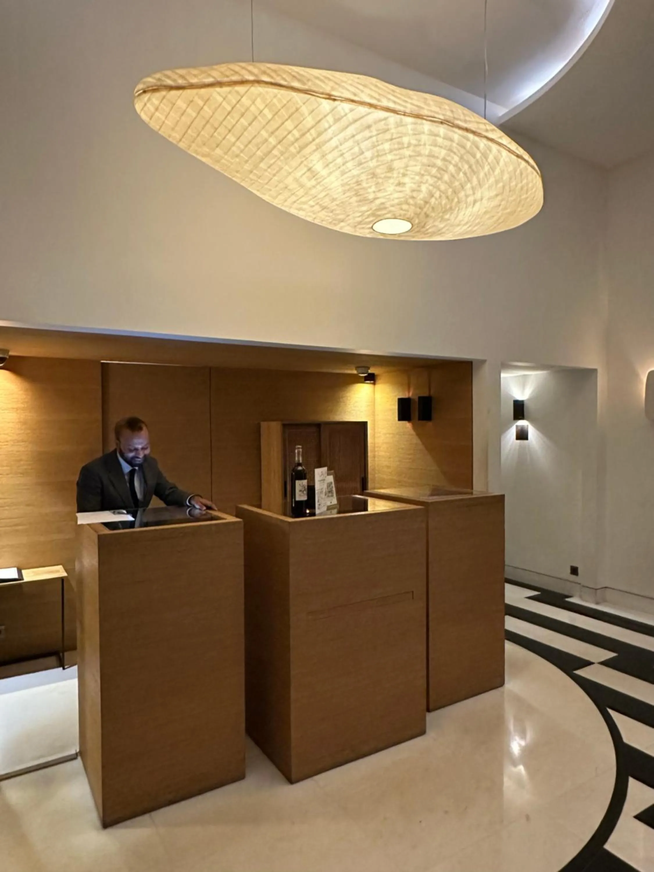 Lobby or reception in Hotel Marignan Champs-Elysées