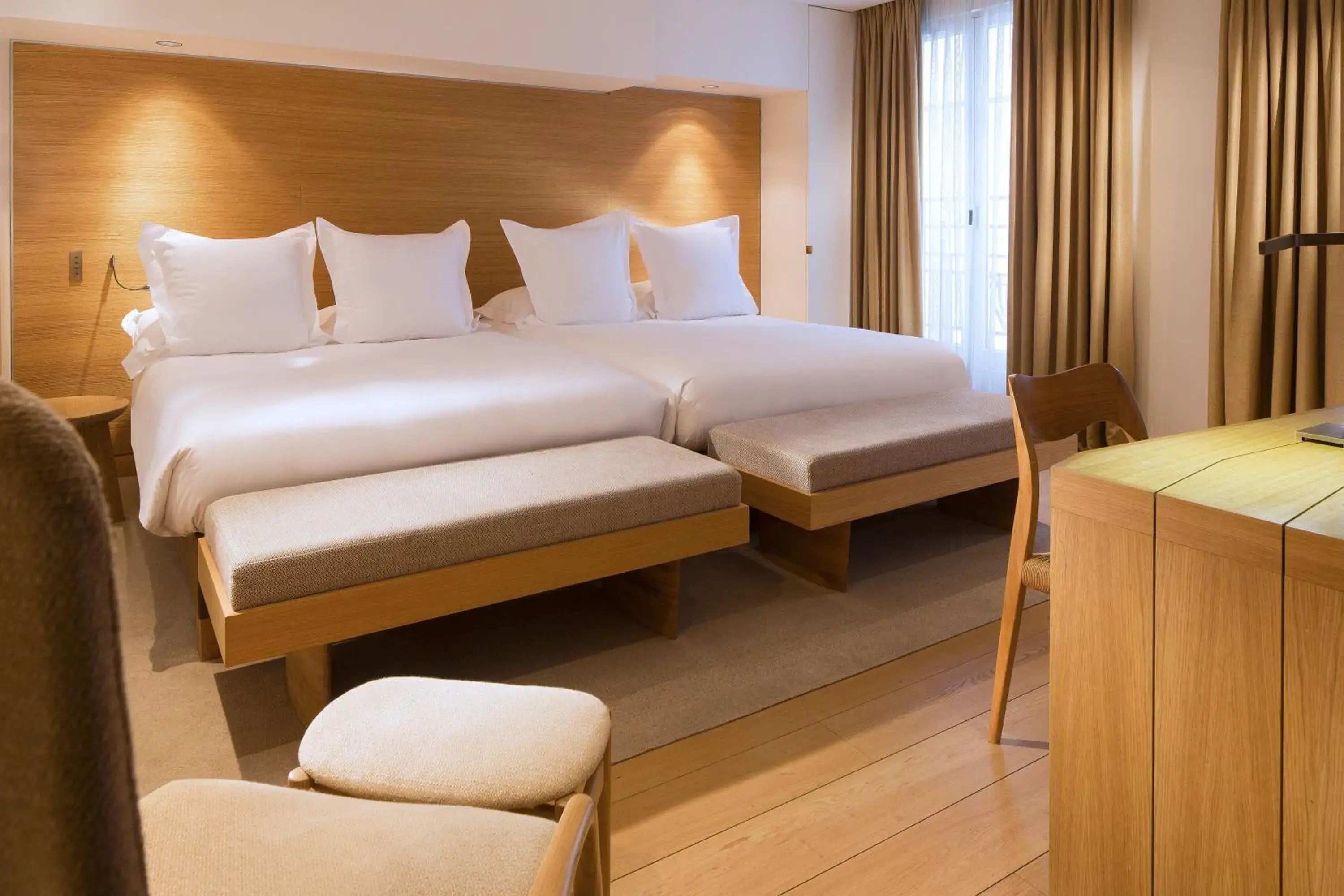 Family Room in Hotel Marignan Champs-Elysées Family Room in Hotel Marignan Champs-Elysées