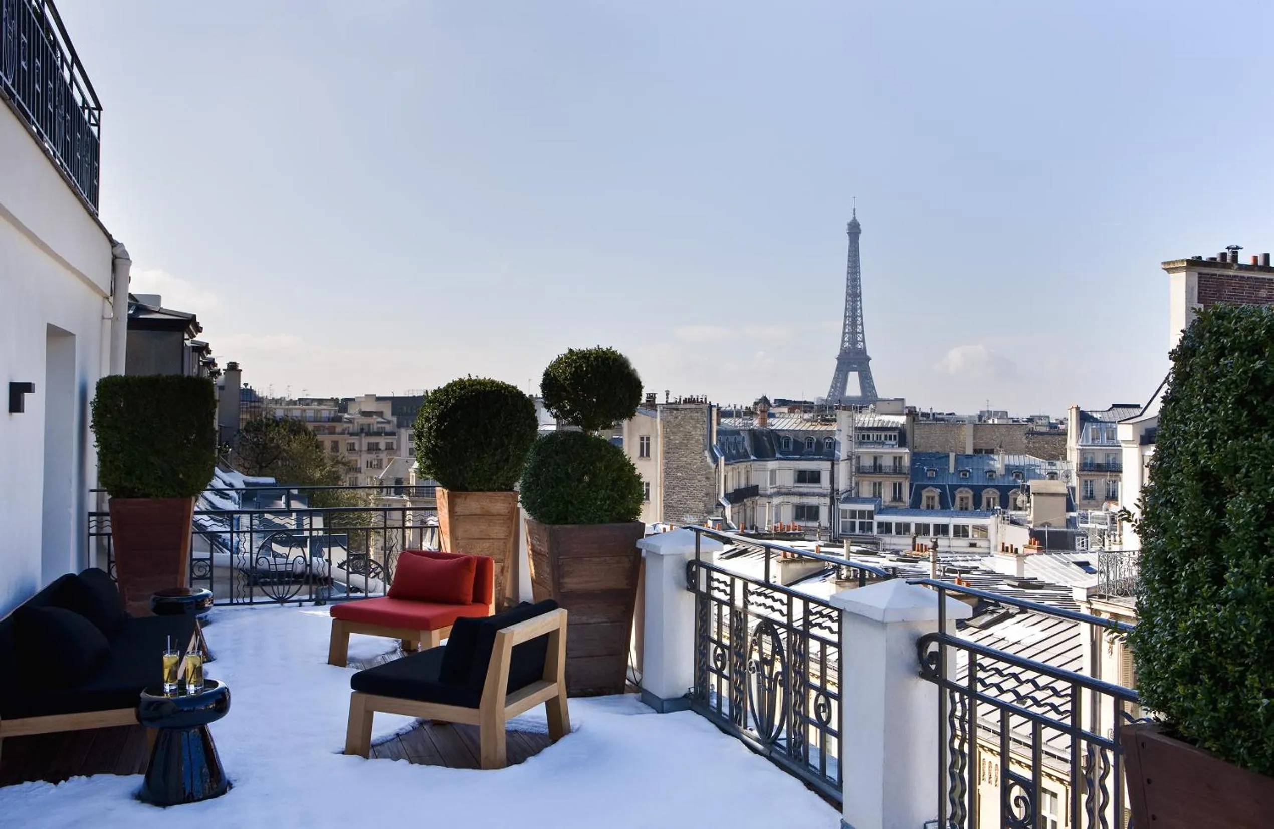 Balcony/Terrace in Hotel Marignan Champs-Elysées