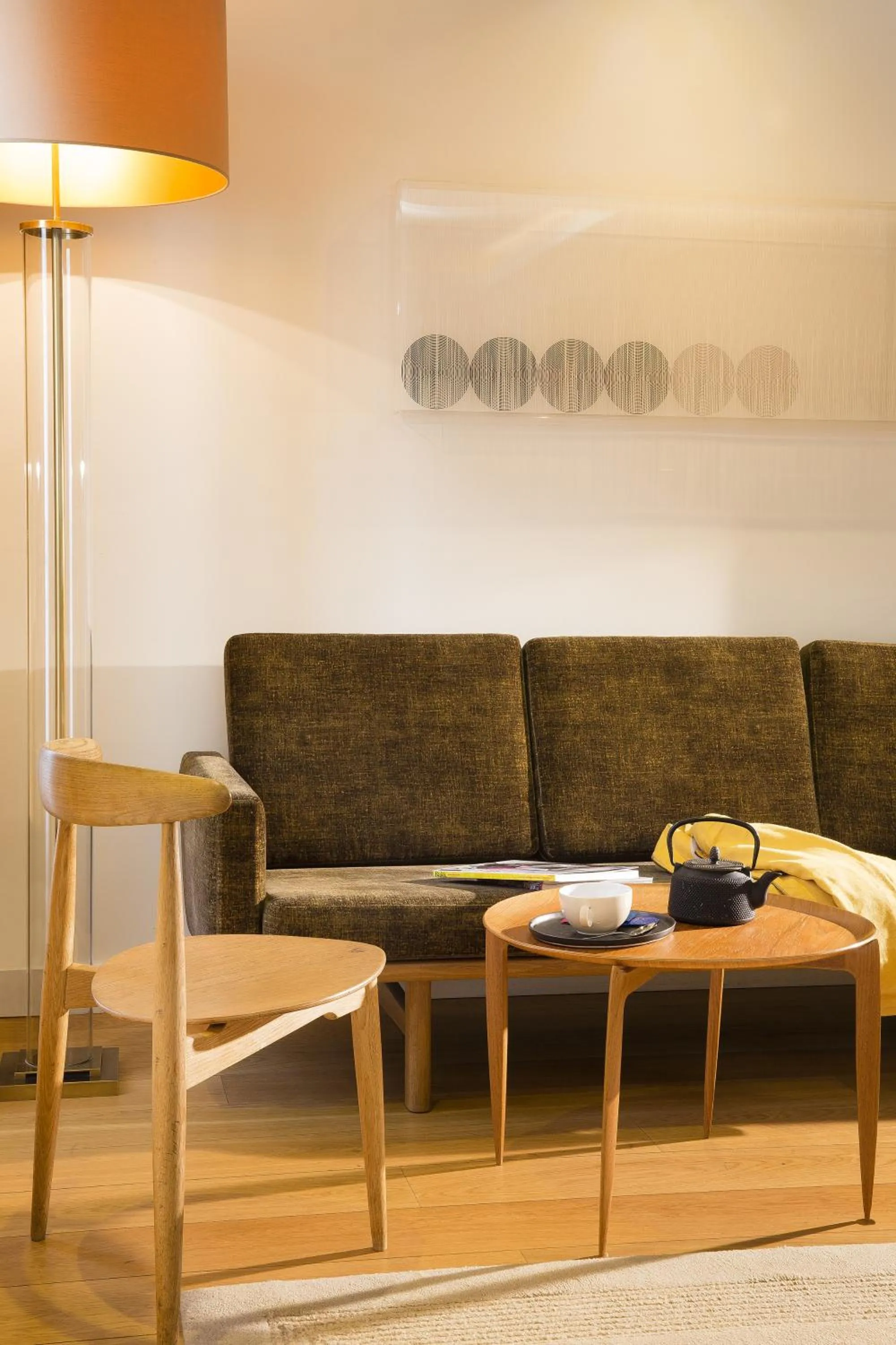 Seating area in Hotel Marignan Champs-Elysées