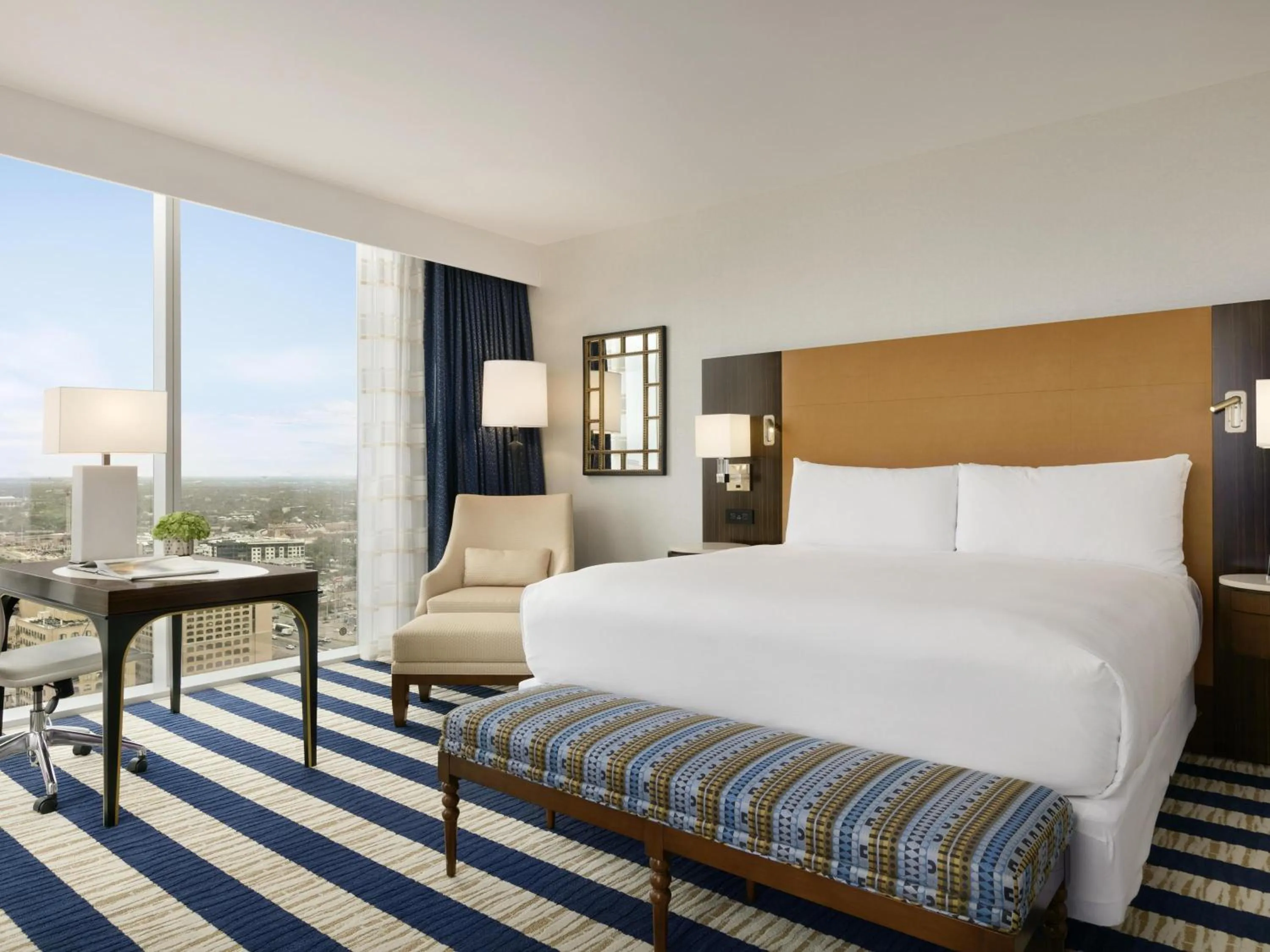 Photo of the whole room, Bed in Fairmont Austin