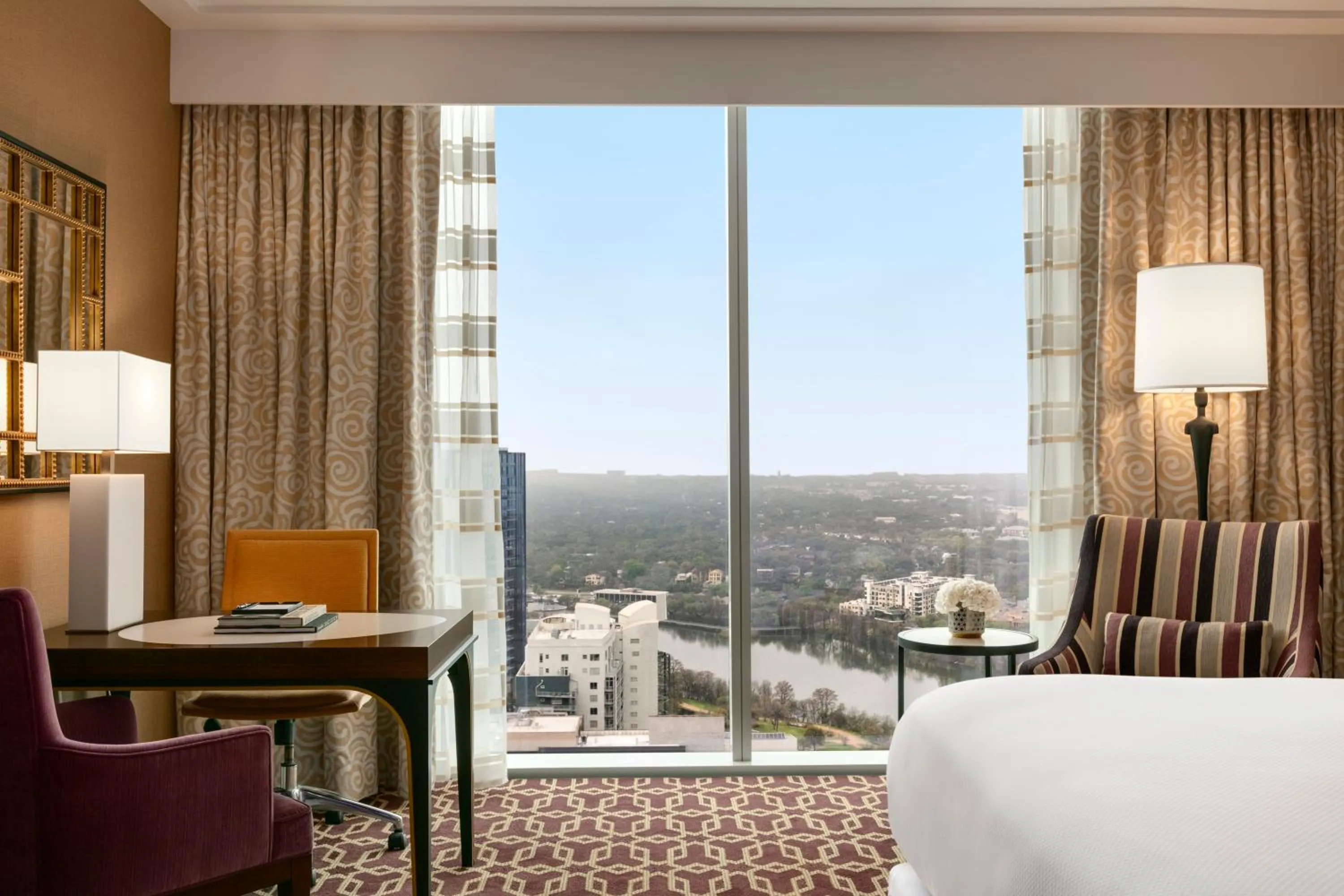 Seating area in Fairmont Austin