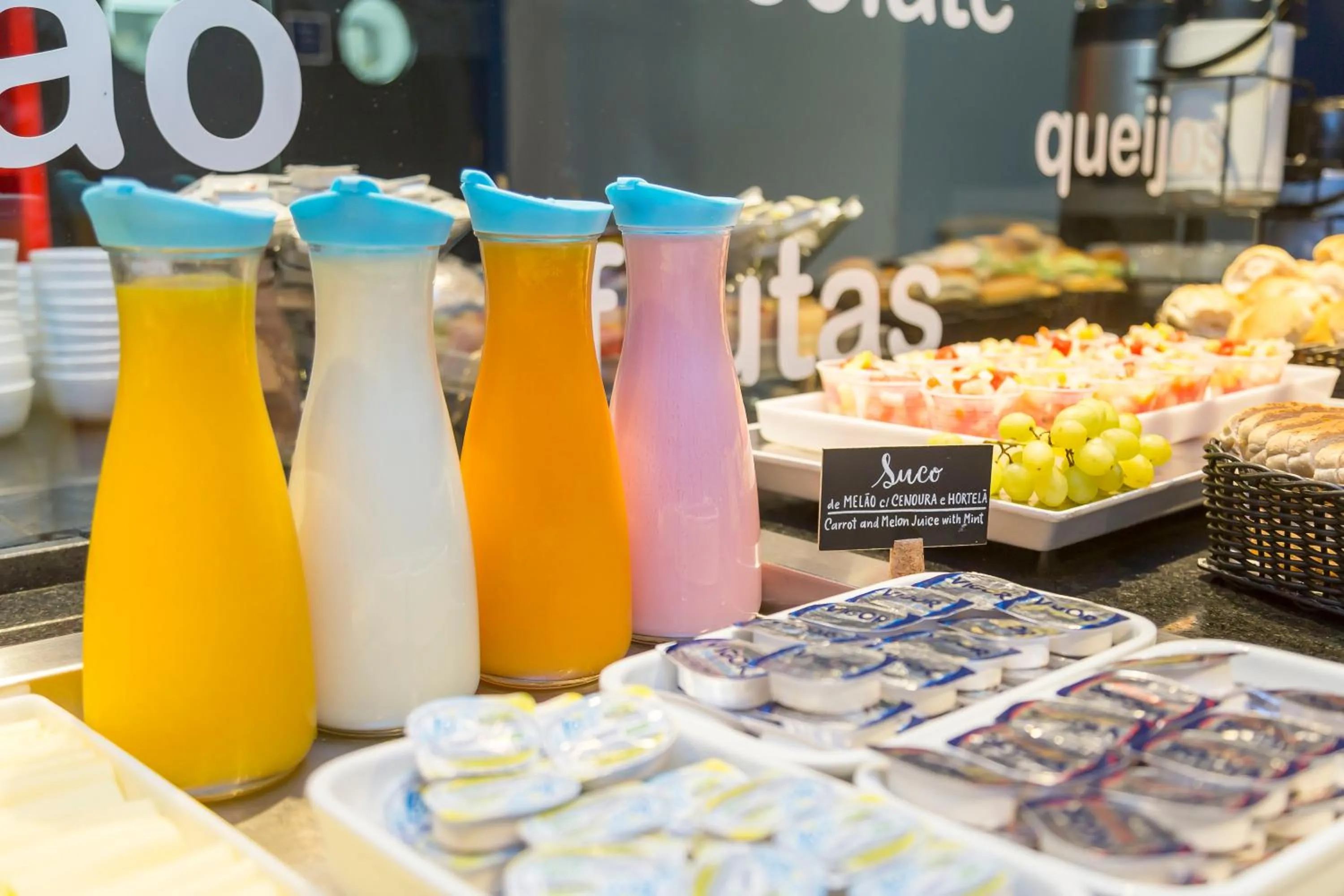 Food and drinks in ibis budget Curitiba Centro