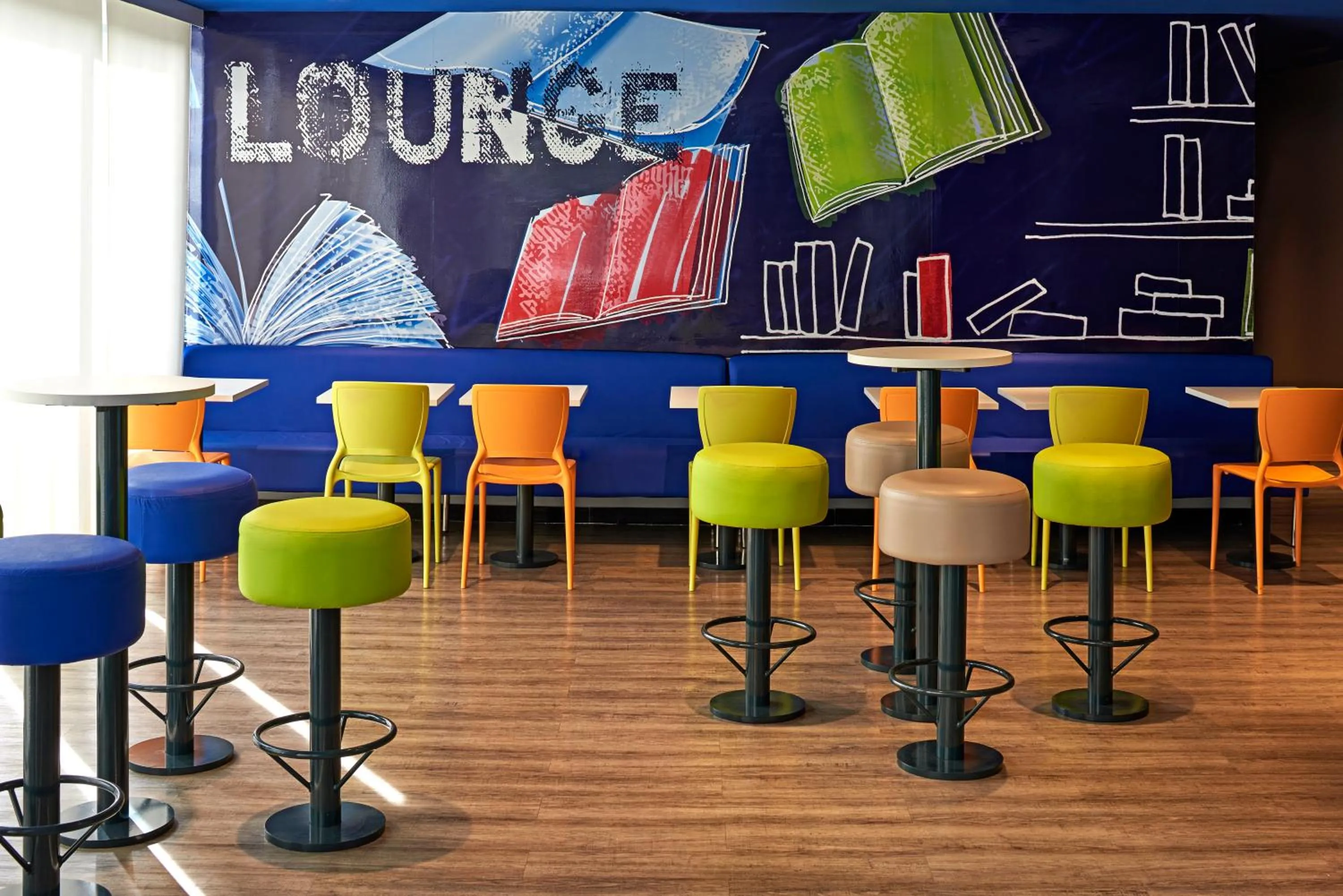 Restaurant/places to eat in ibis budget Curitiba Centro