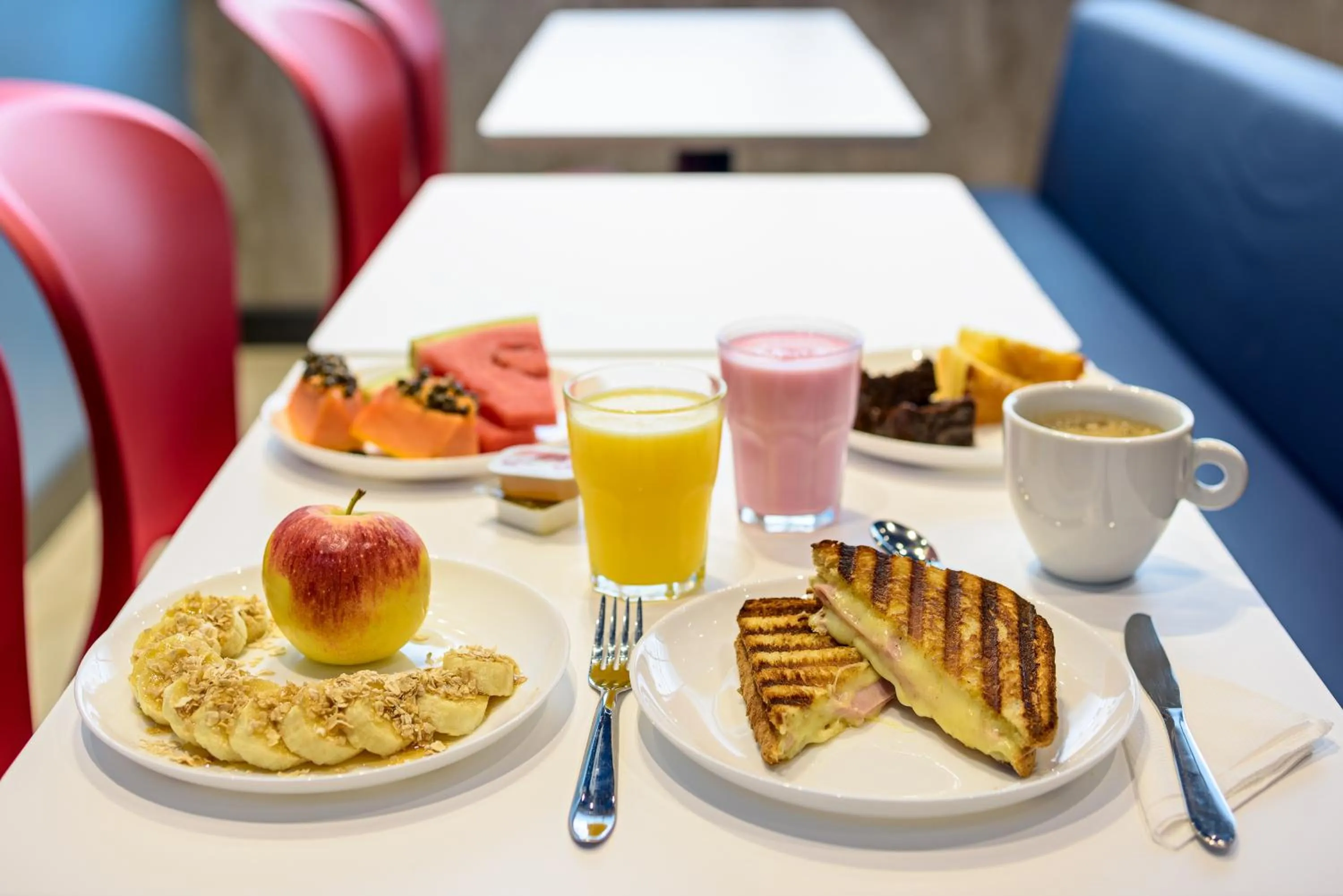 Food and drinks in ibis budget Curitiba Centro