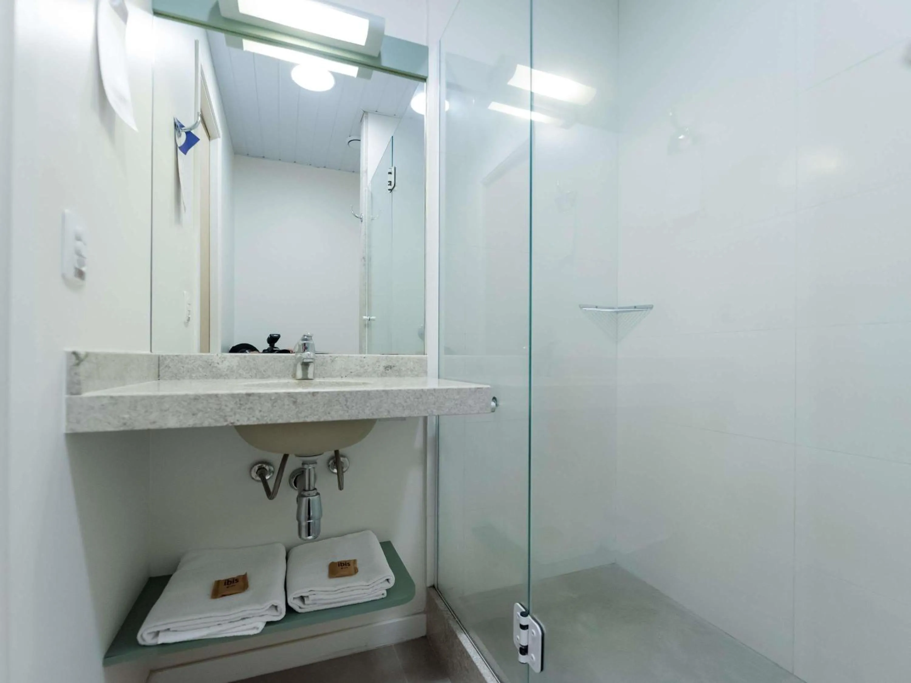 Bedroom in ibis budget Blumenau