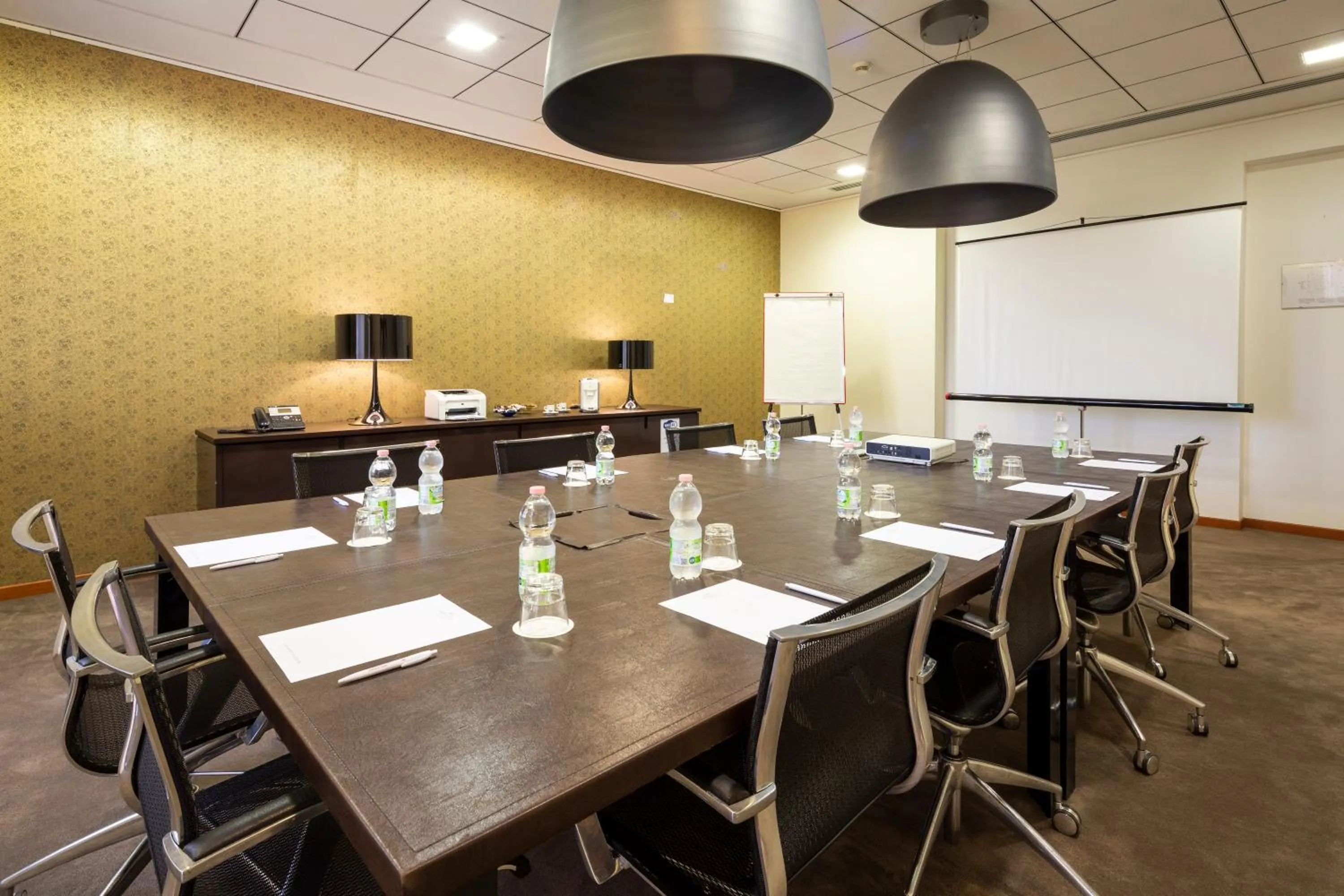 Meeting/conference room in Crowne Plaza Venice East by IHG