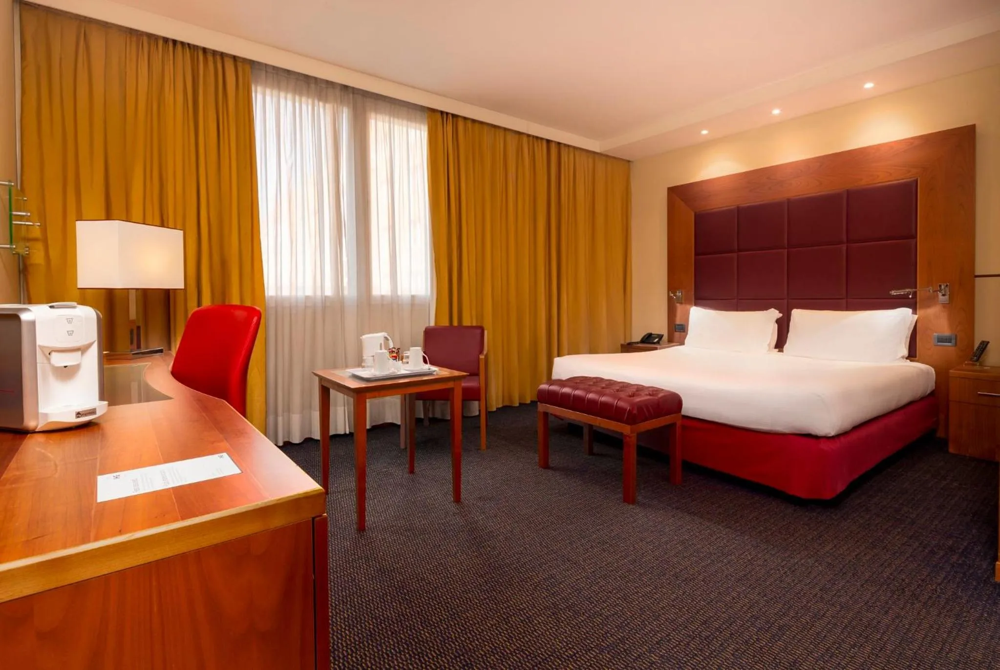 Photo of the whole room, Bed in Crowne Plaza Venice East by IHG