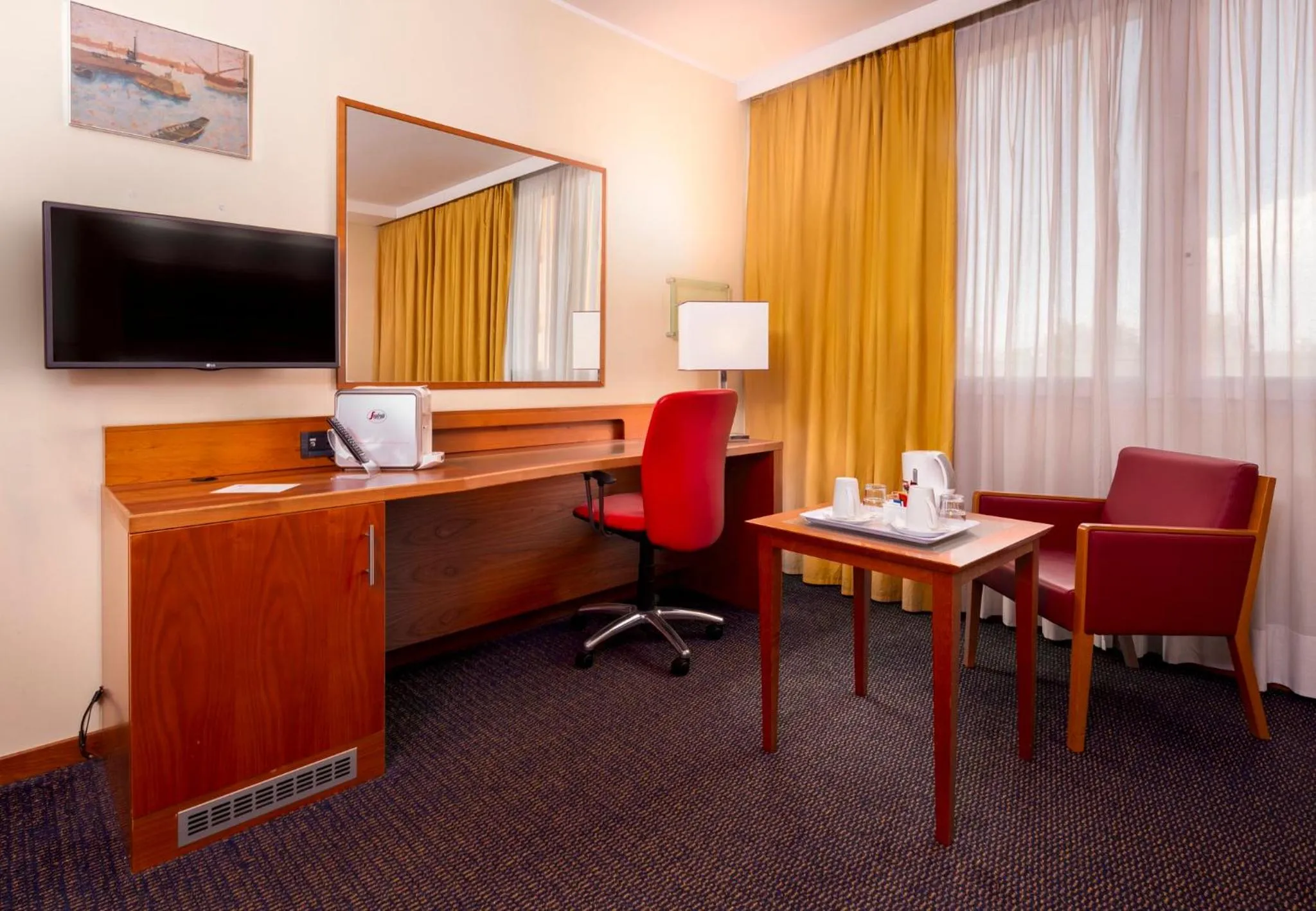 Photo of the whole room in Crowne Plaza Venice East by IHG