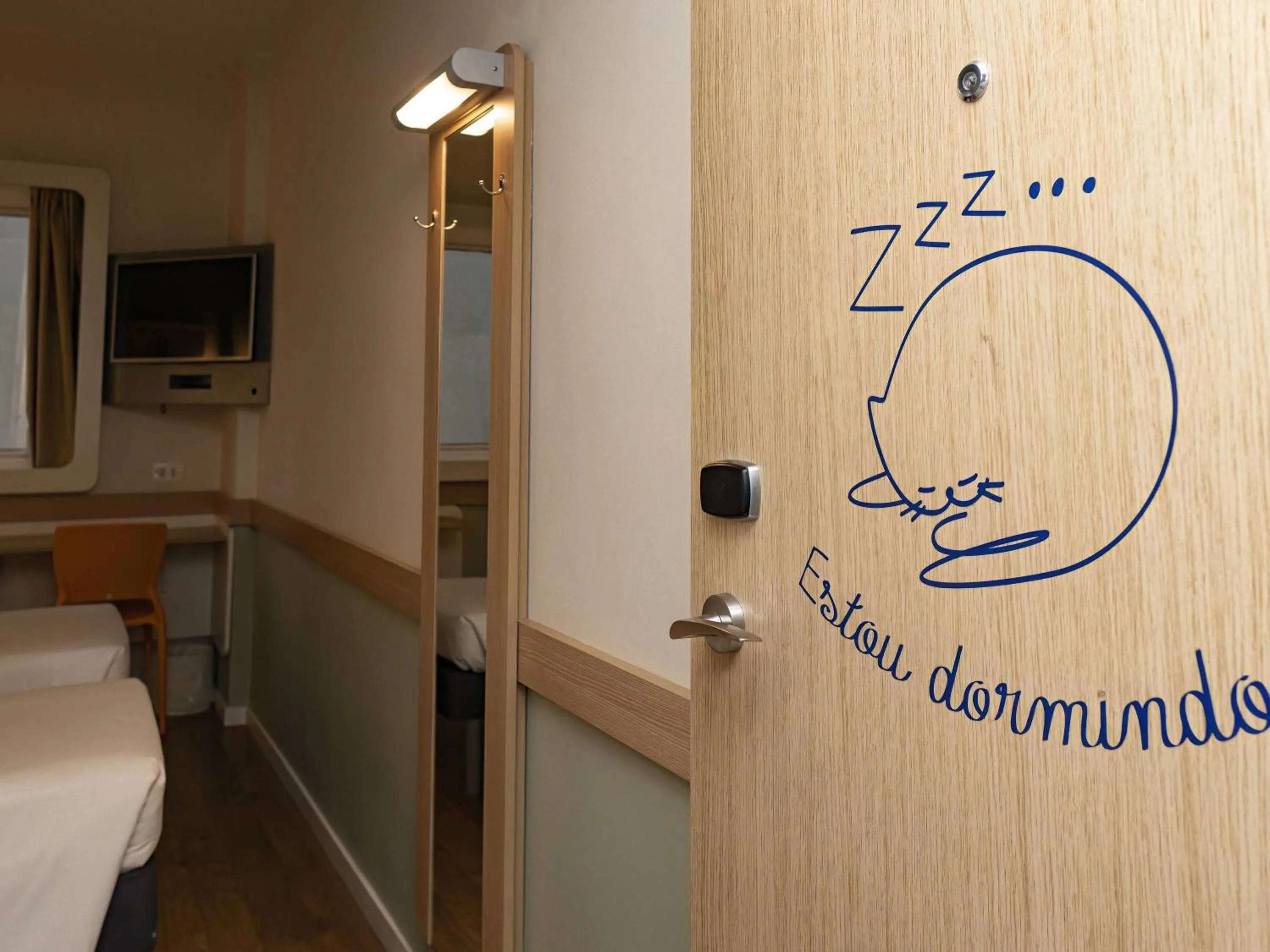 Bedroom, Bed in ibis budget Curitiba Aeroporto