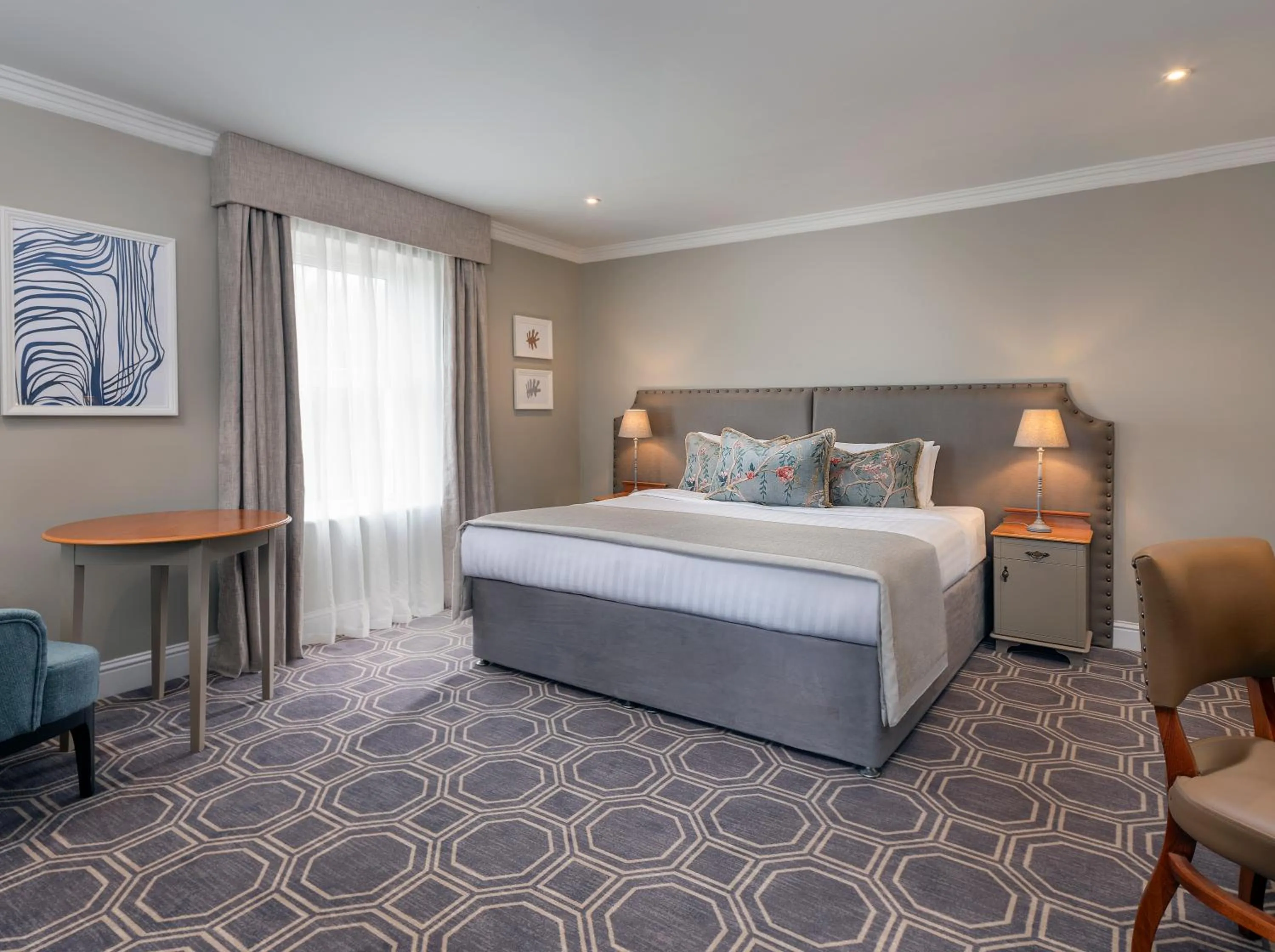 Photo of the whole room, Bed in Castle Oaks House Hotel