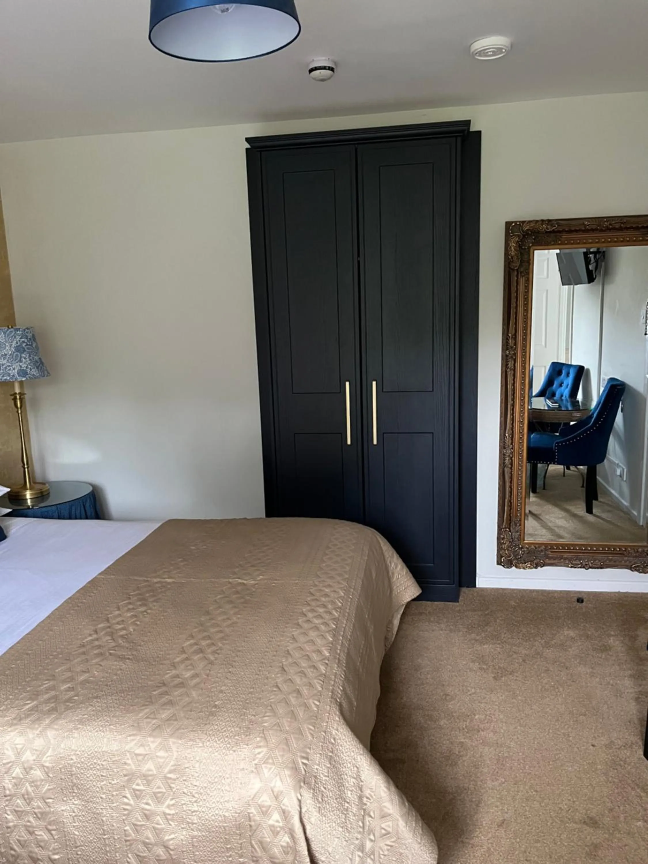 Bed in Overdale Motel