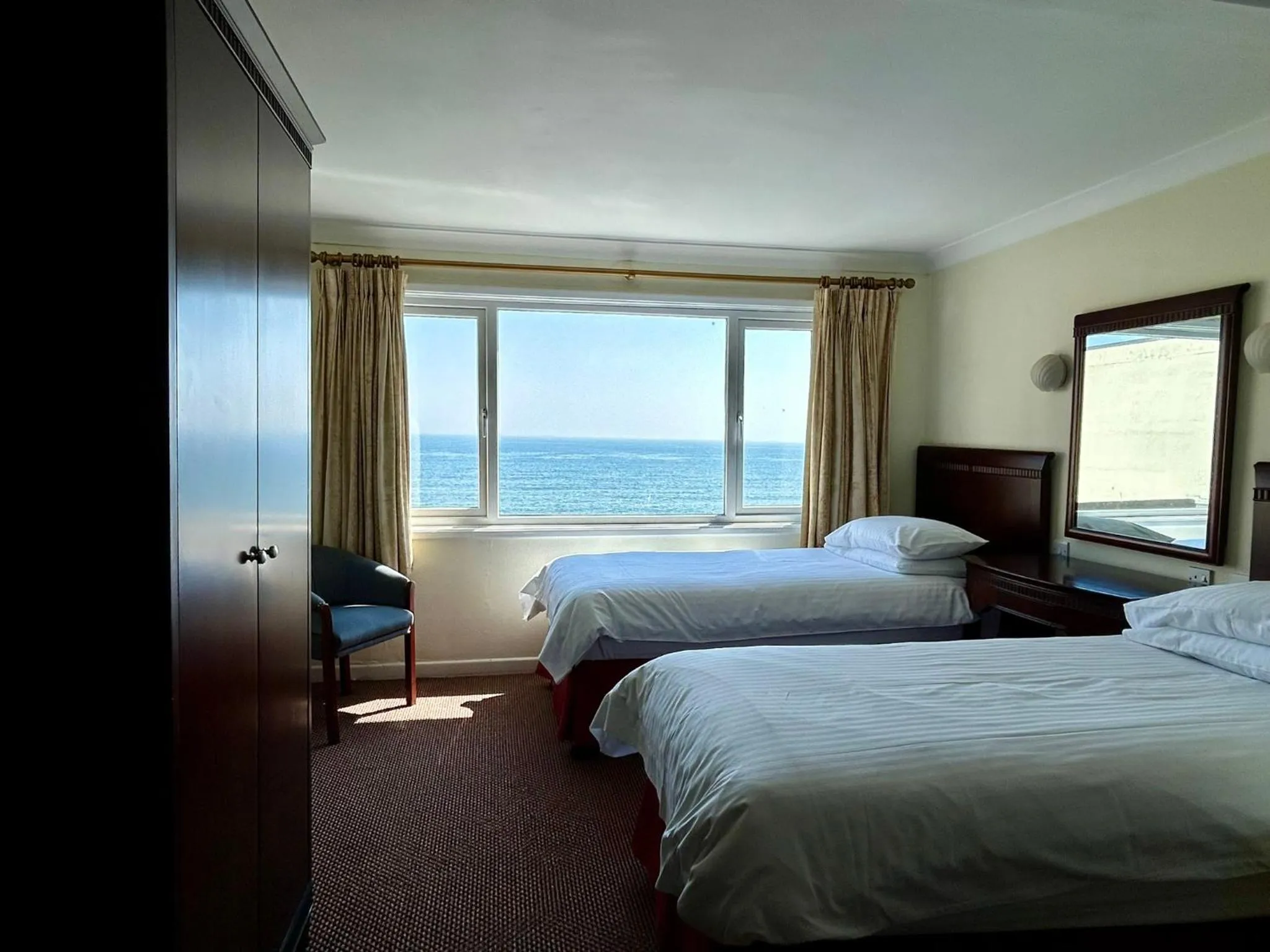 Bed in Regent Court - Seafront, Sandown, Isle of Wight