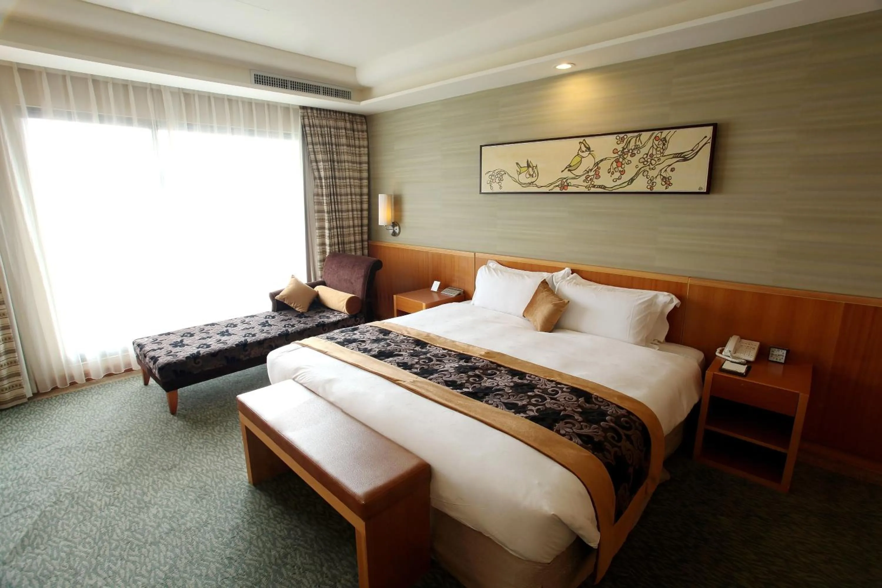 Bed in Nice Prince Hotel