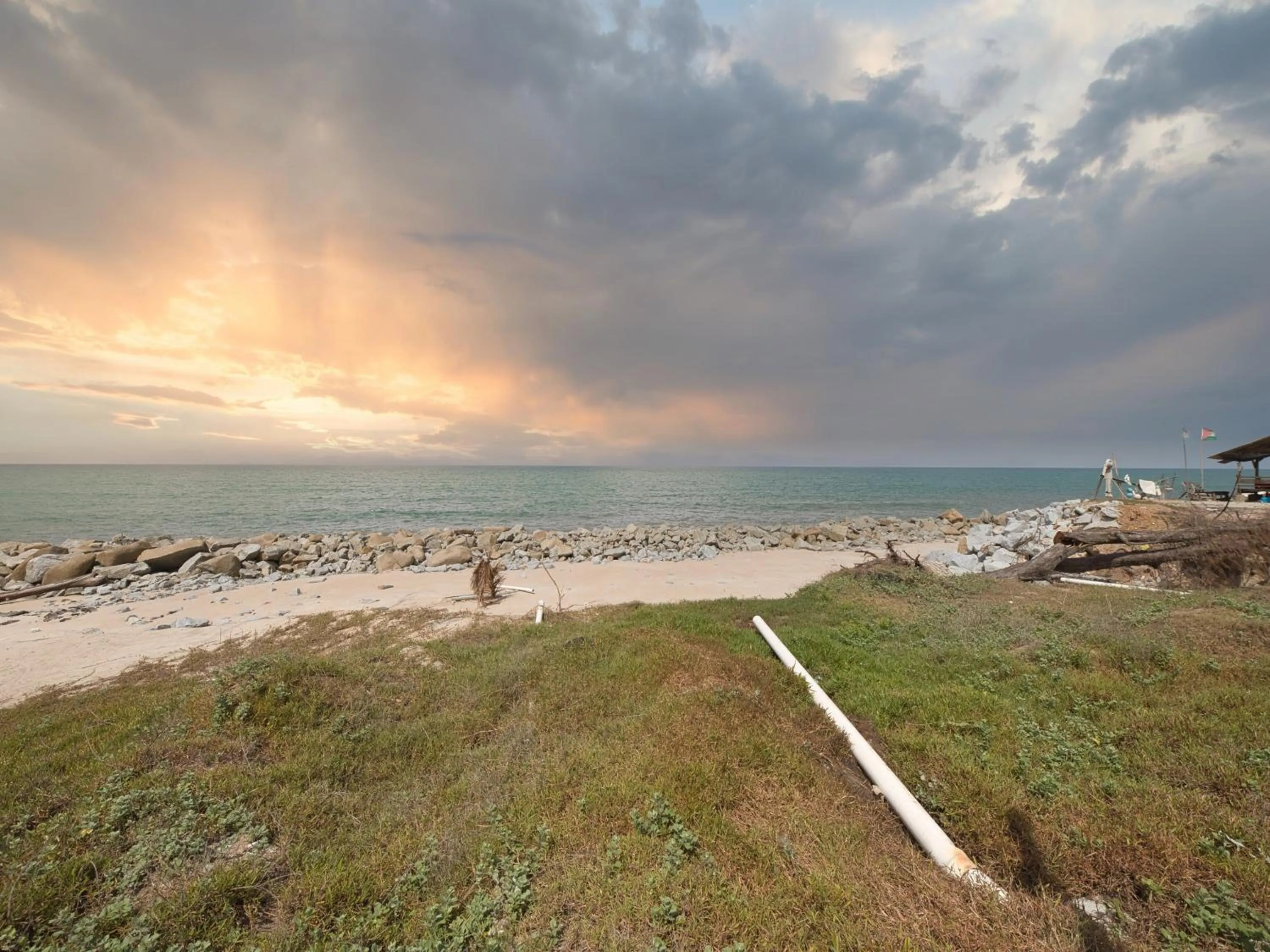 Facade/entrance in Hotel O Teratak Samuderakita, Chalet & Guesthouse