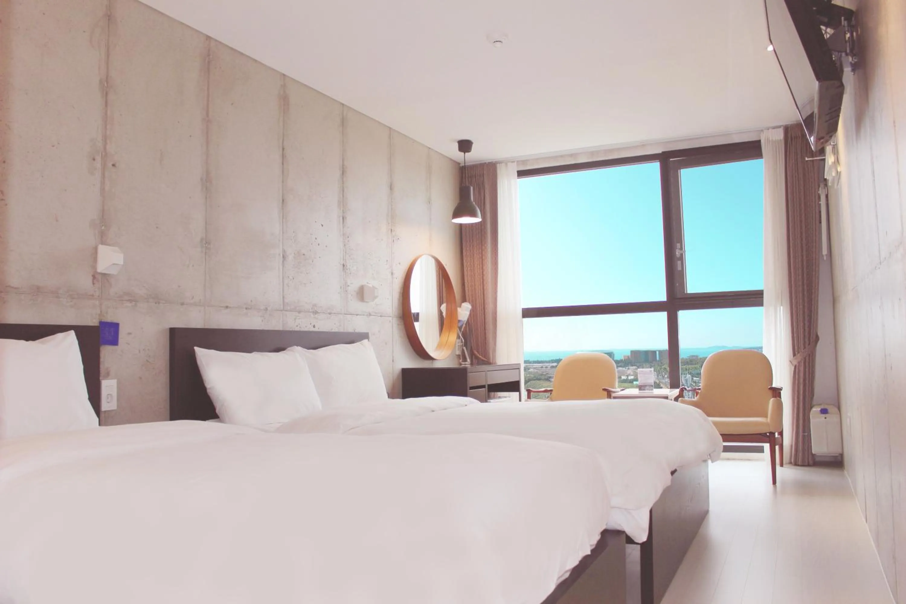 Deluxe Twin Room in Hotel Stay Interview Jeju