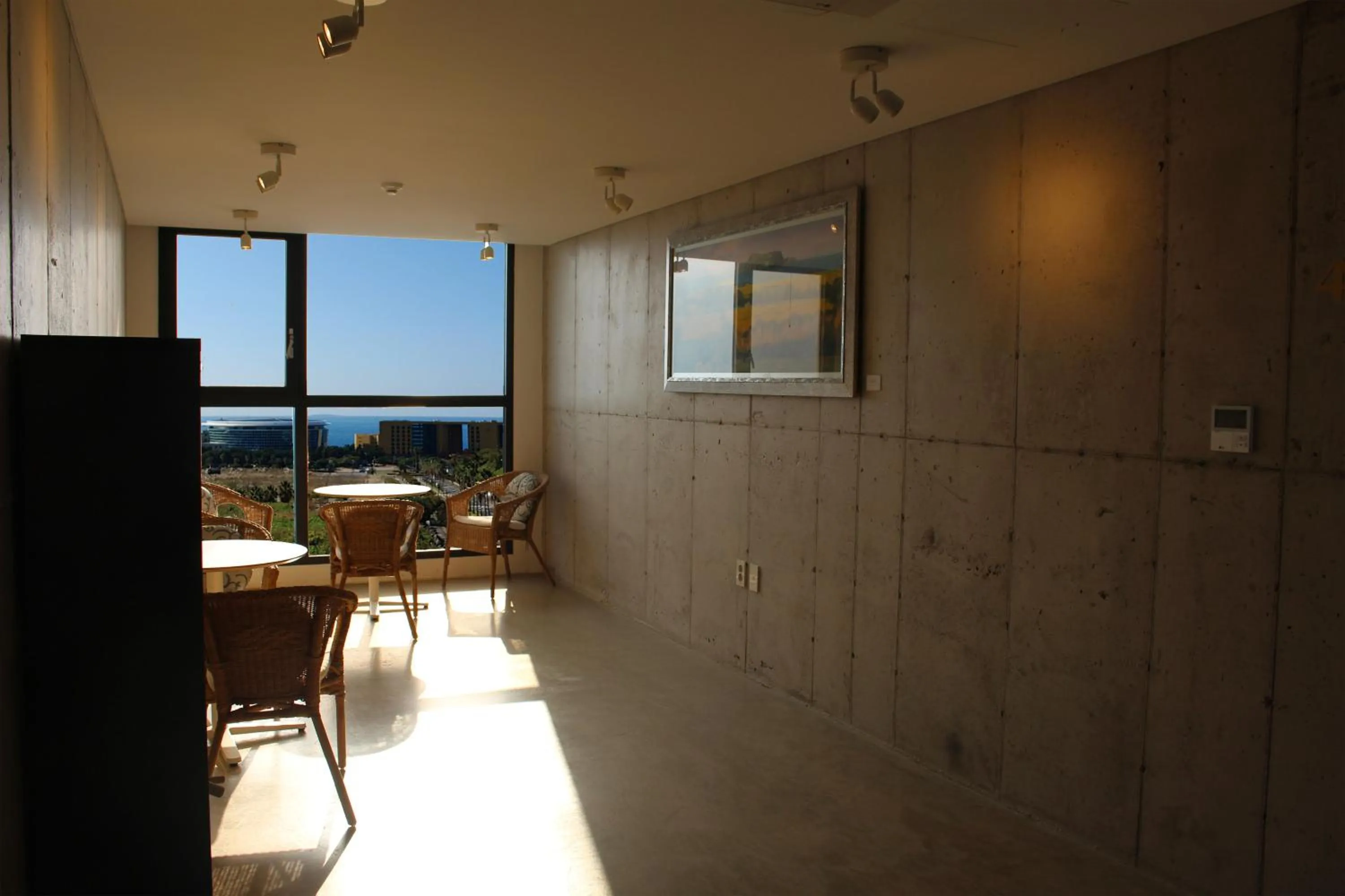 Communal lounge/ TV room in Hotel Stay Interview Jeju