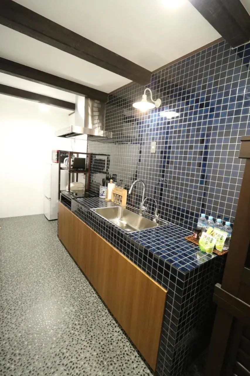 Japanese-Style Townhouse in Satsukian Japanese-Style Townhouse in Satsukian