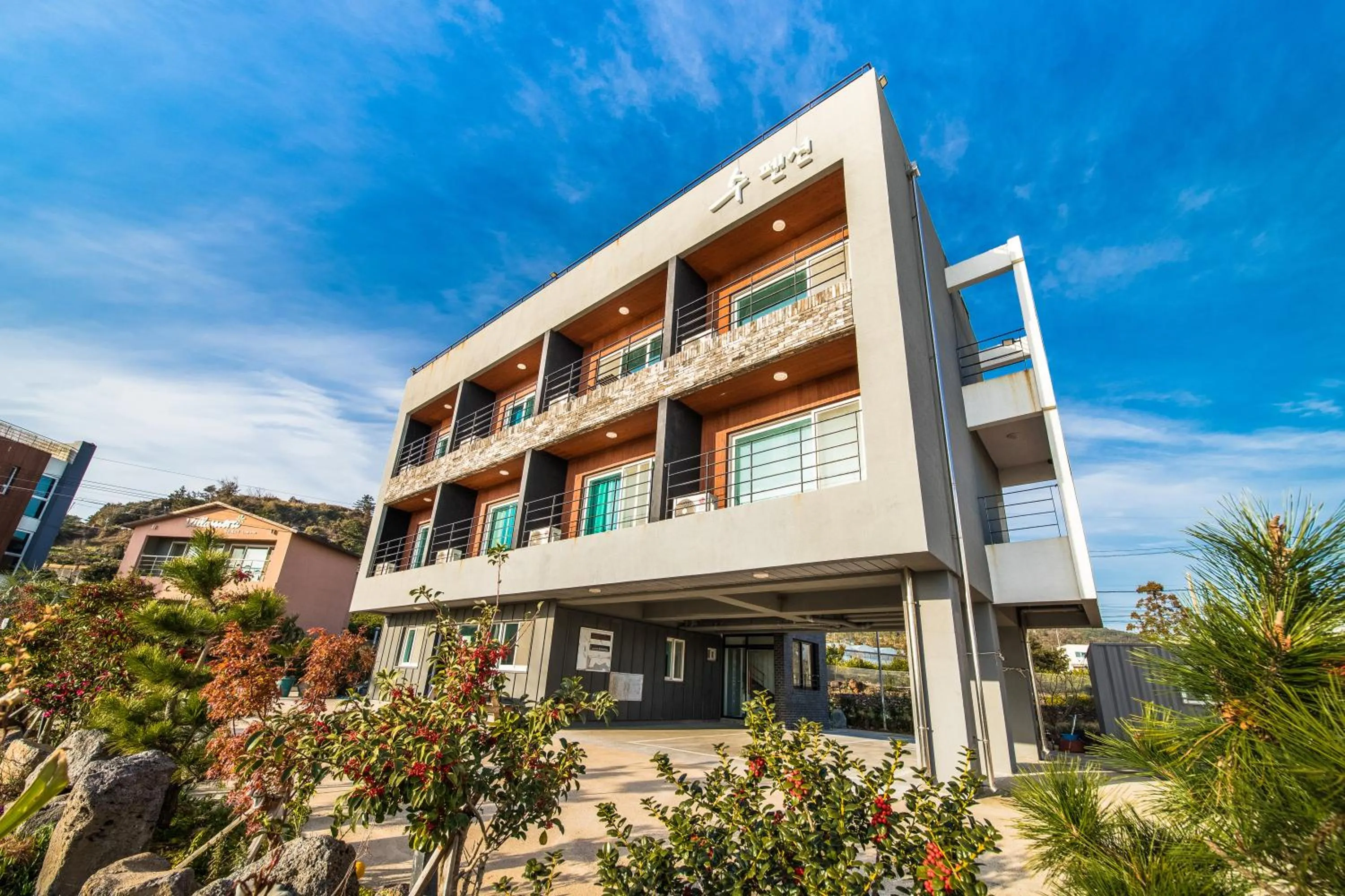 Facade/entrance in Jeju Soo Pension