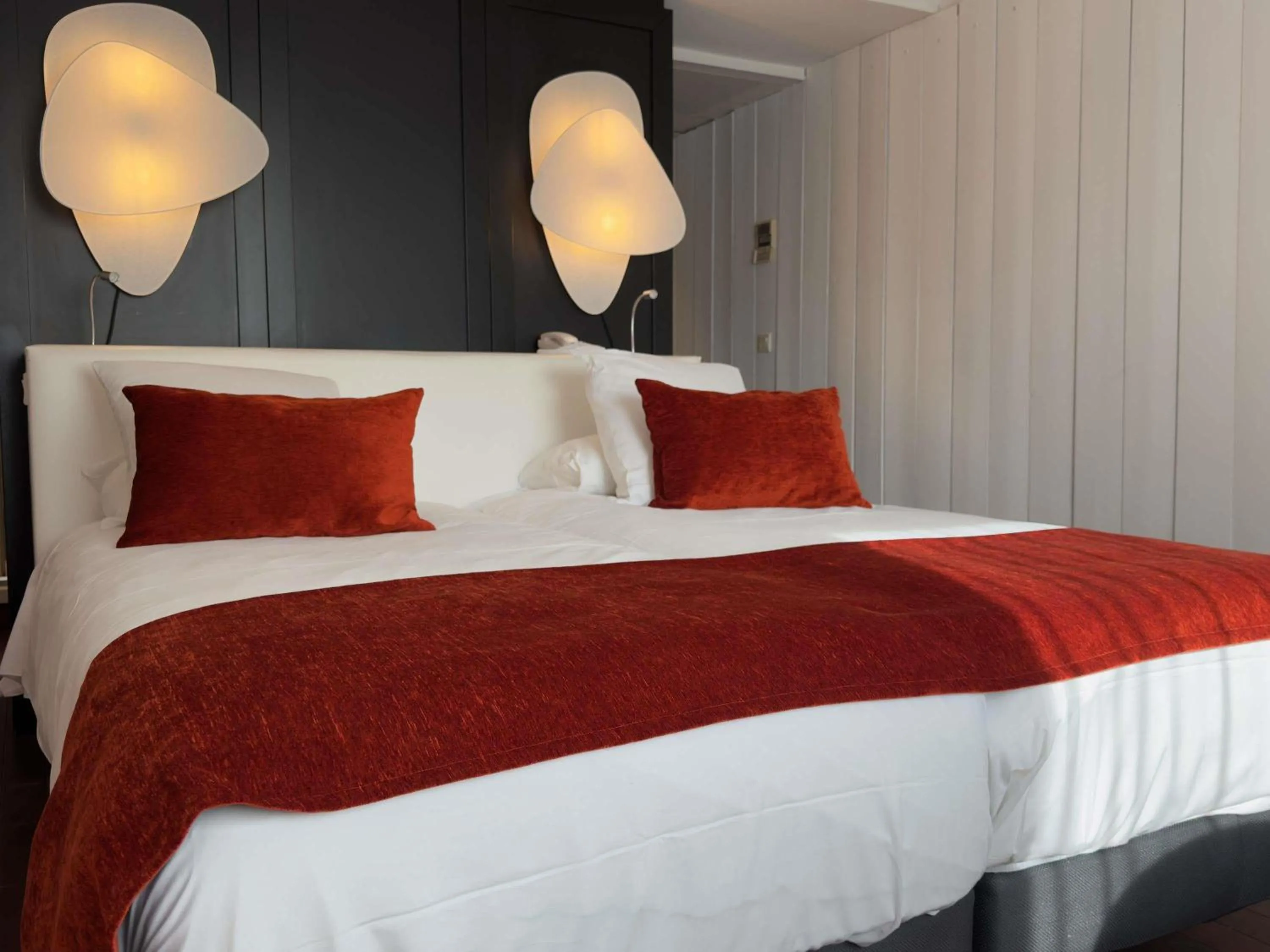 Bedroom, Bed in Mercure Dieppe La Présidence