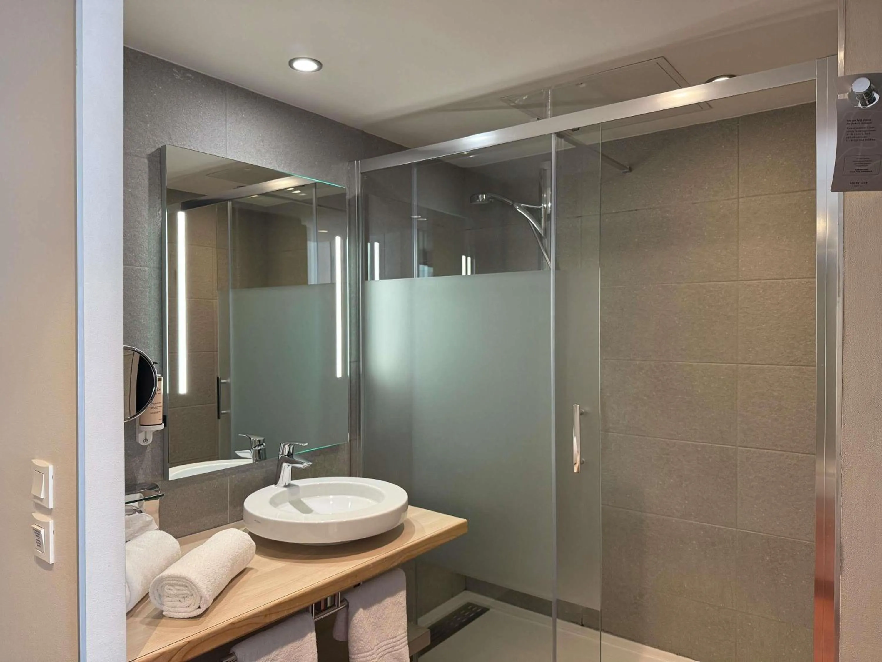 Bedroom in Mercure Dieppe La Présidence