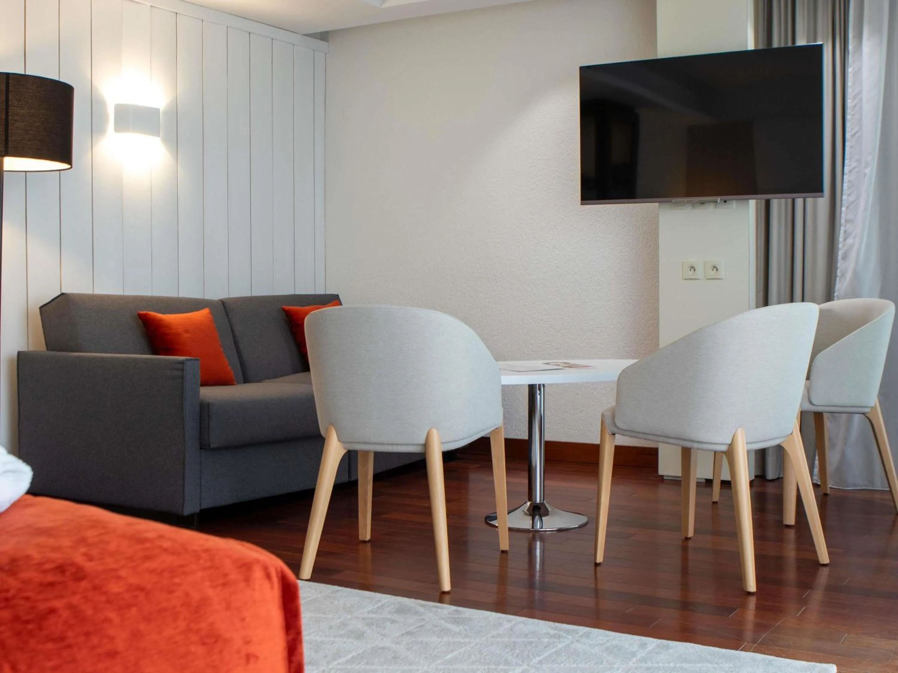 Bedroom in Mercure Dieppe La Présidence