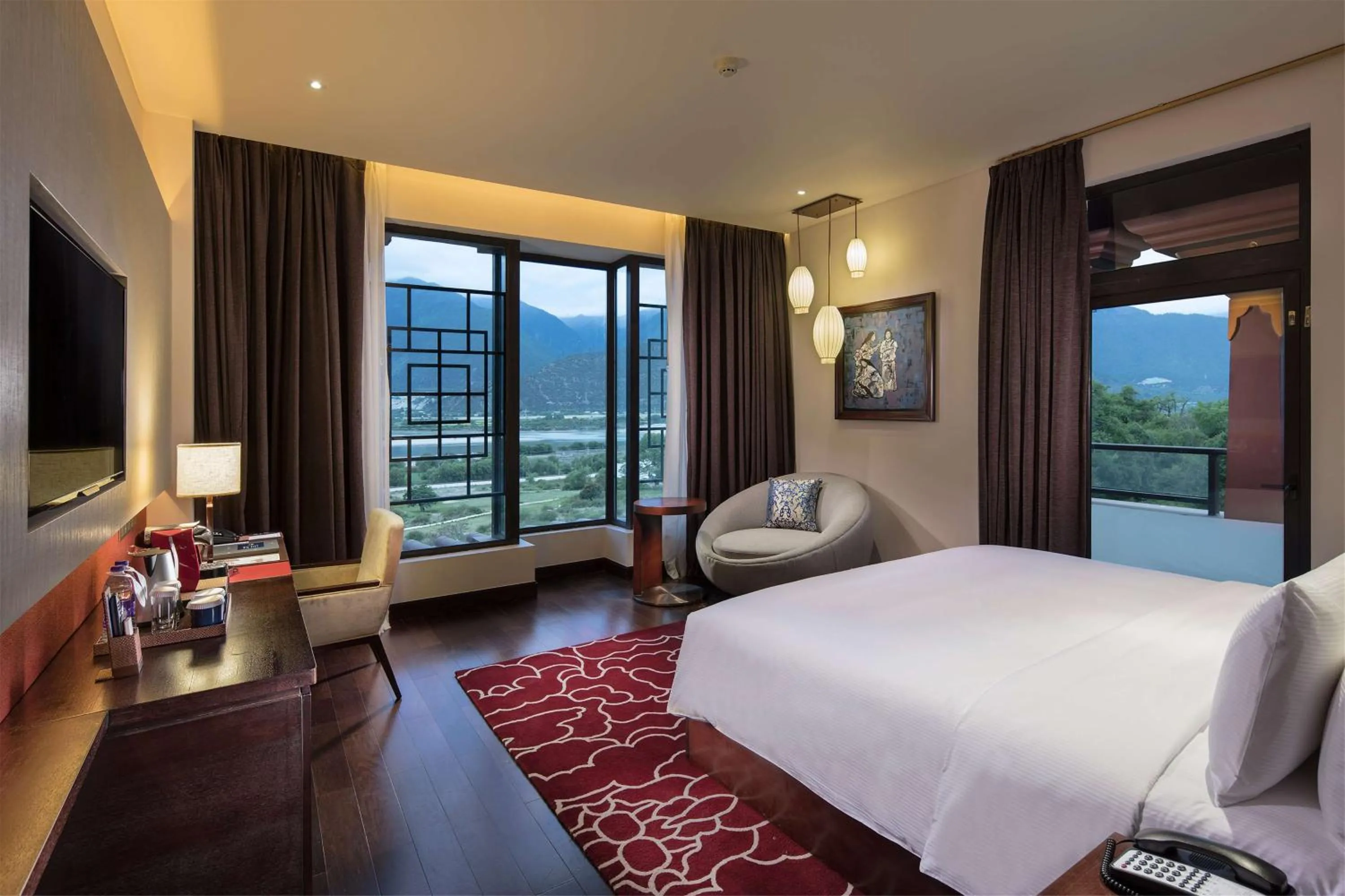 Bedroom, Bed in Hilton Linzhi Resort