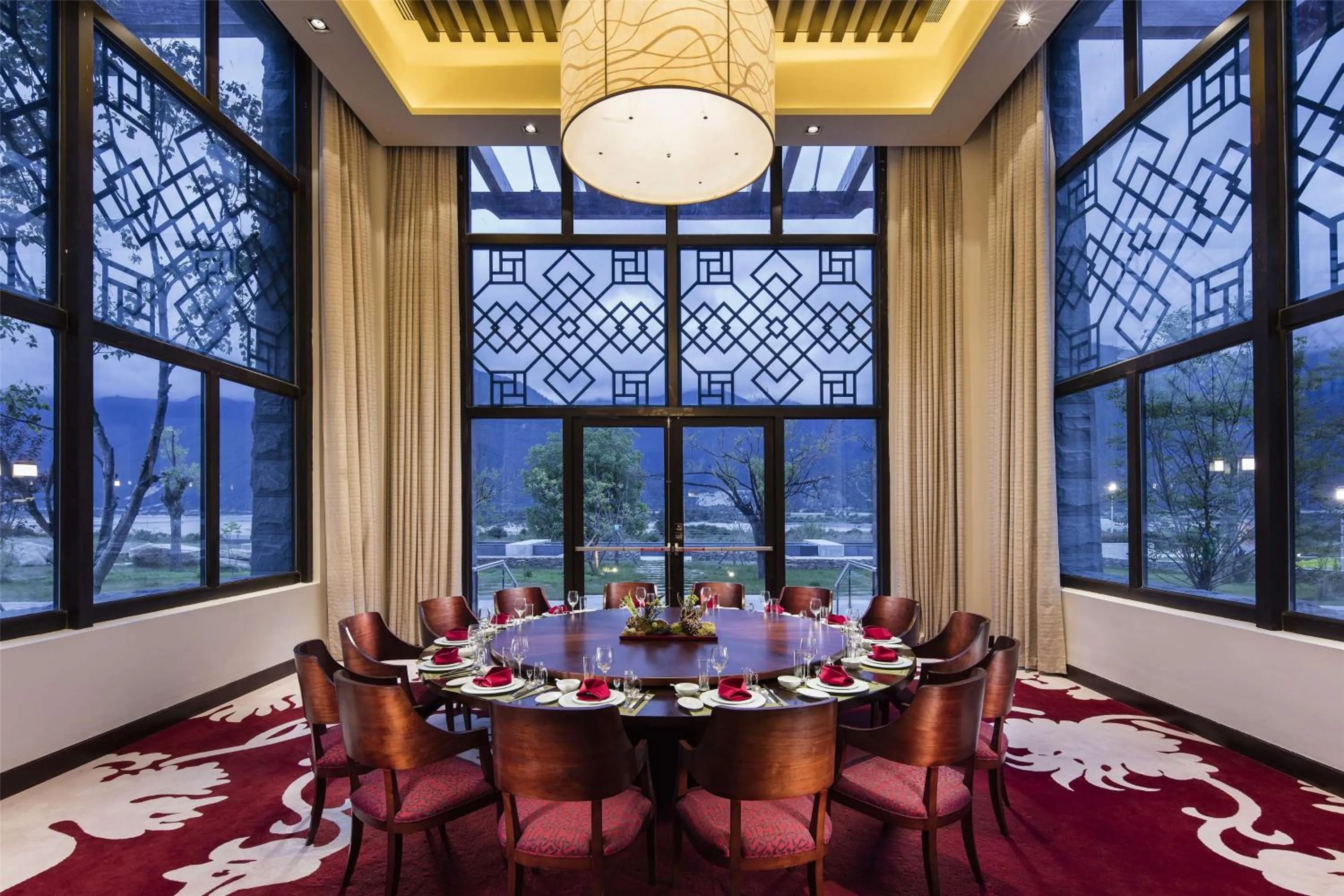 Restaurant/places to eat in Hilton Linzhi Resort
