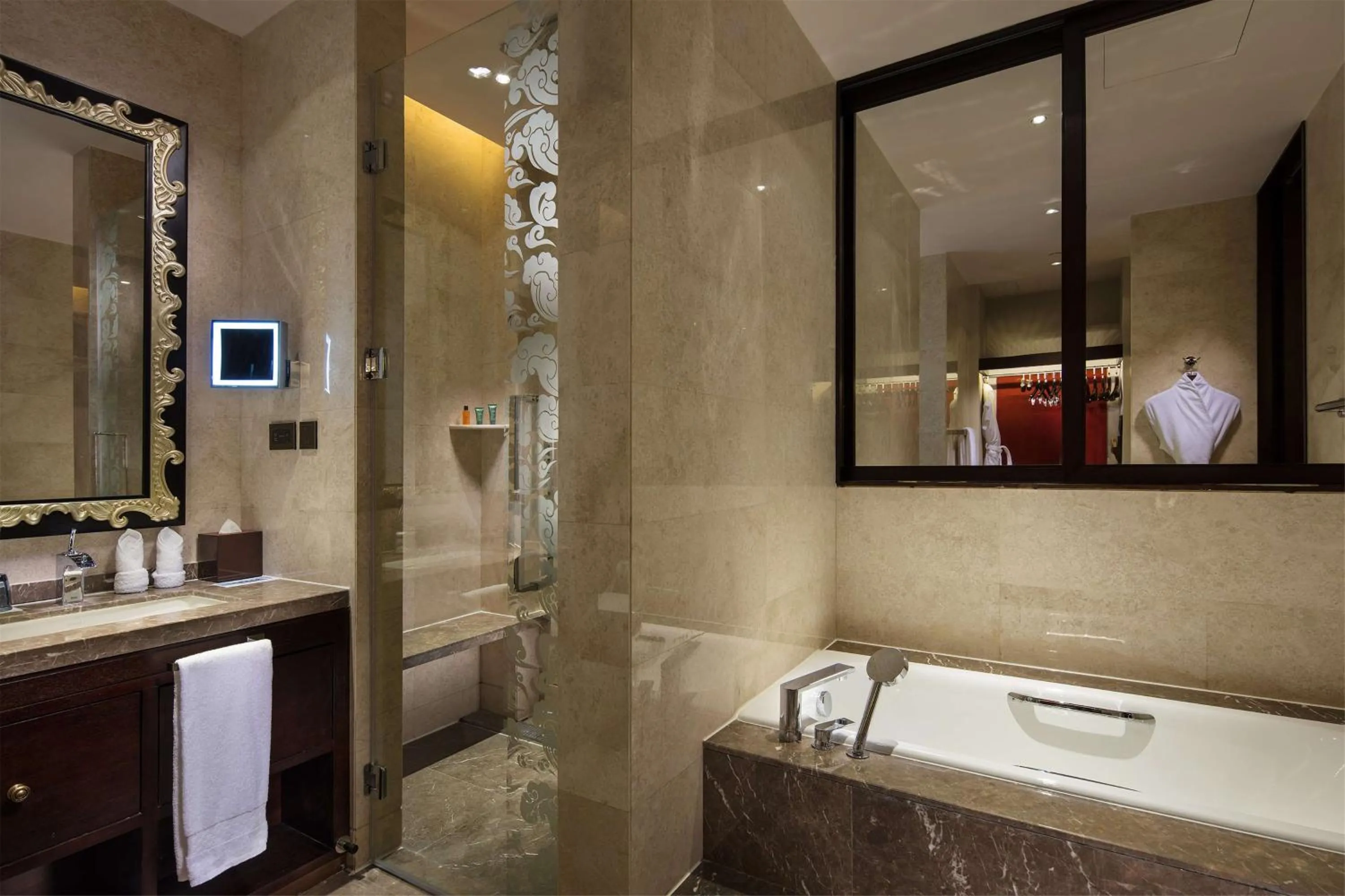Bathroom in Hilton Linzhi Resort