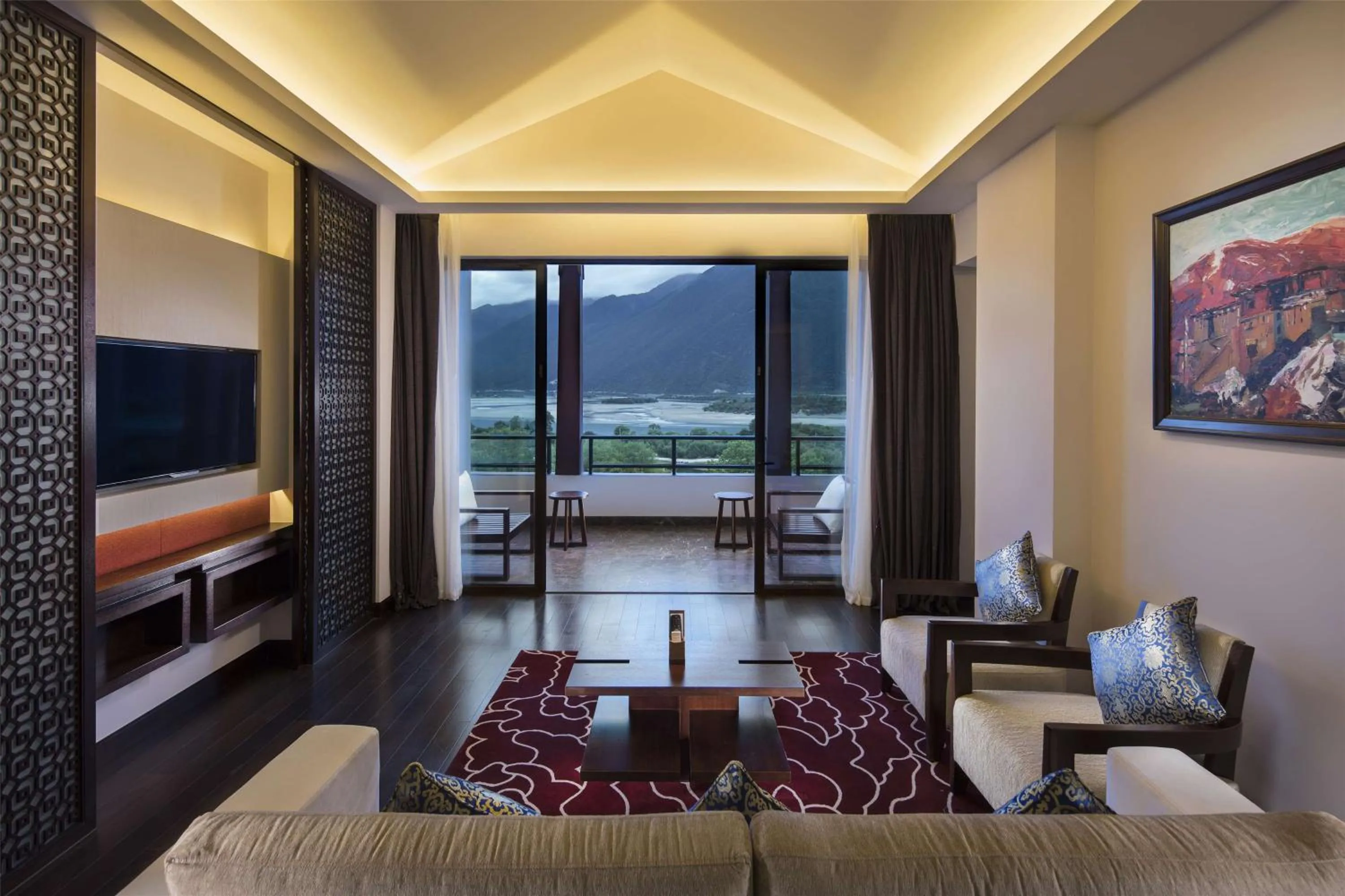 Living room in Hilton Linzhi Resort