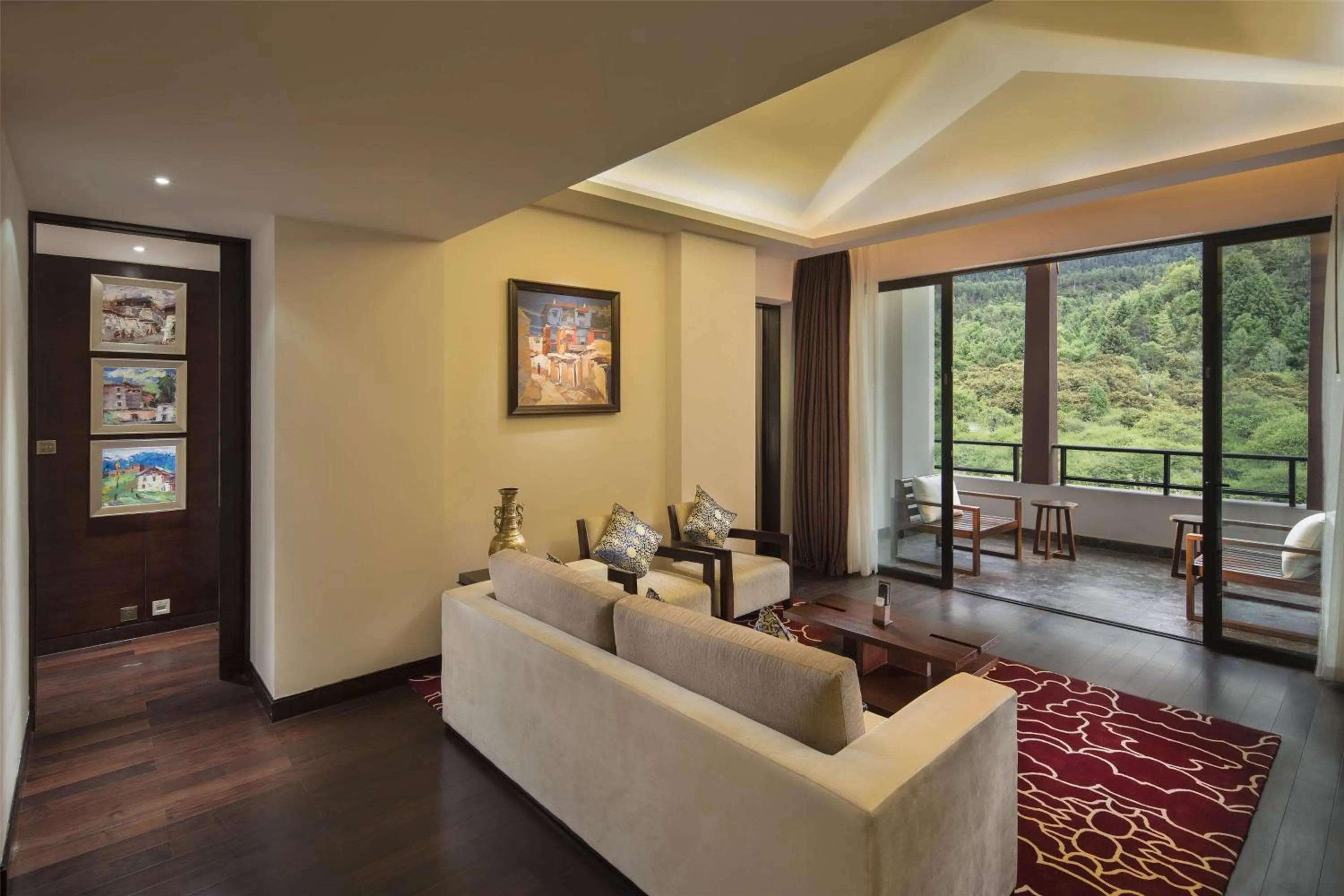 Living room in Hilton Linzhi Resort