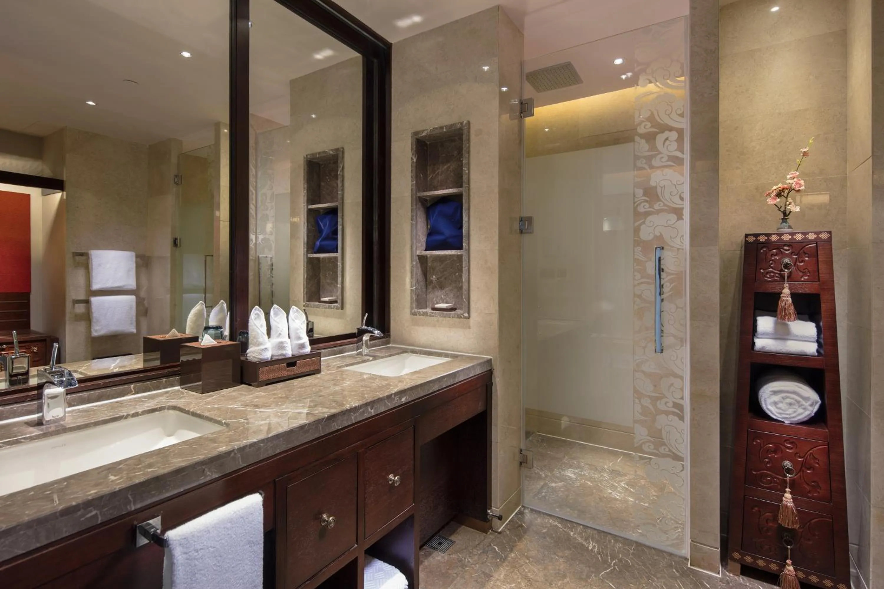 Bathroom in Hilton Linzhi Resort