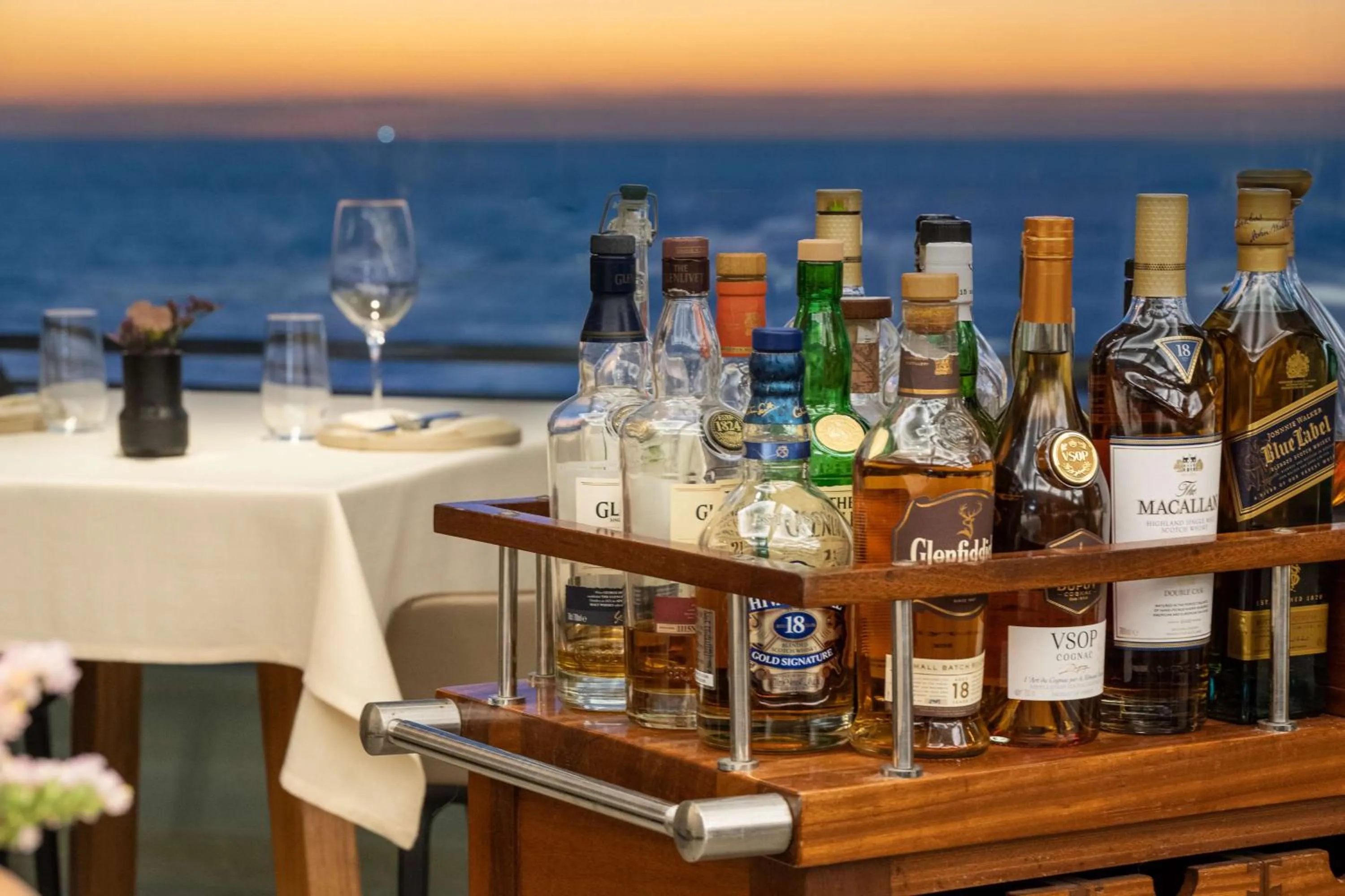 Dining area in The Vista At Hilton Tel Aviv
