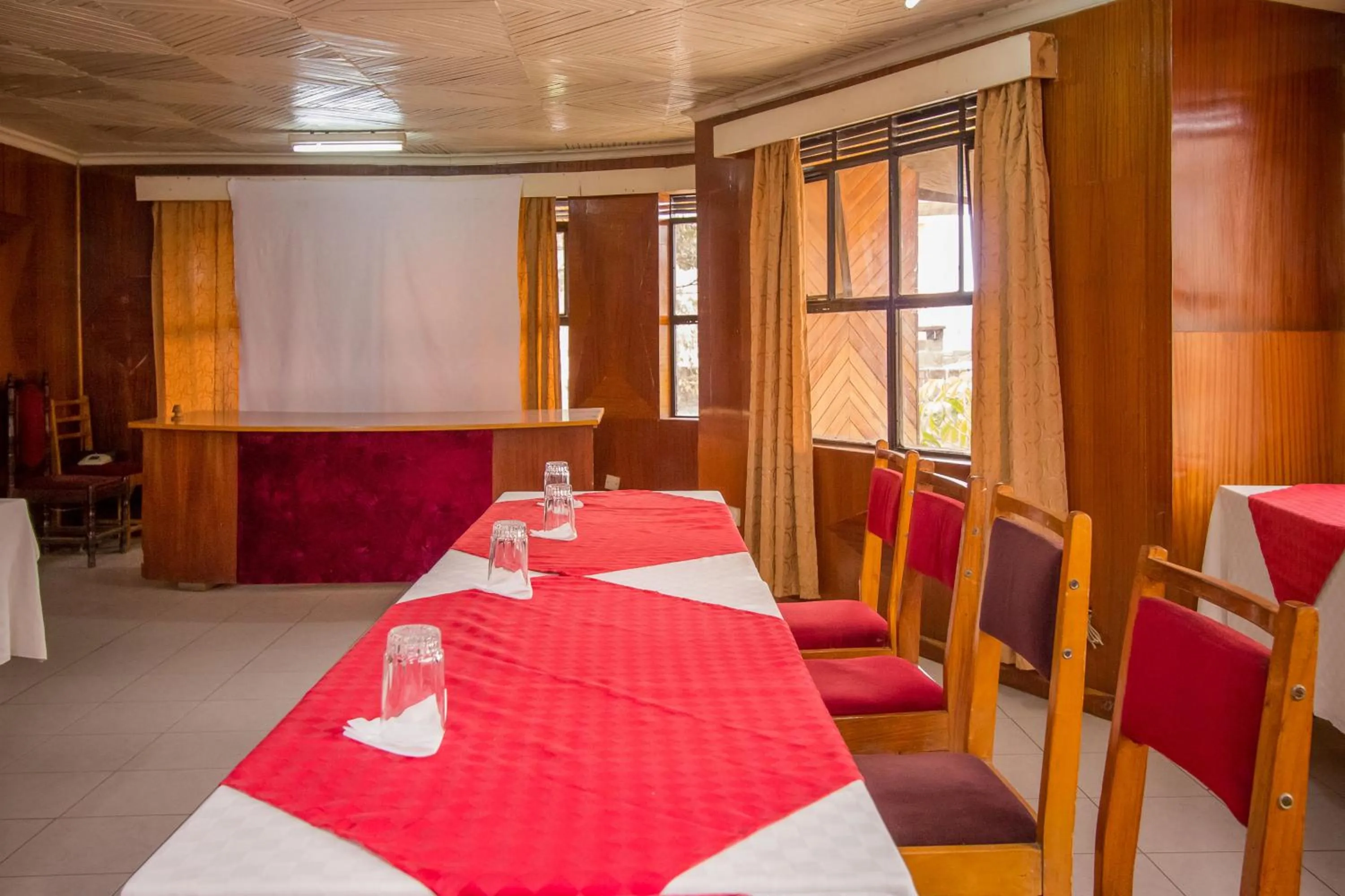 Banquet/Function facilities in Hotel Genevieve