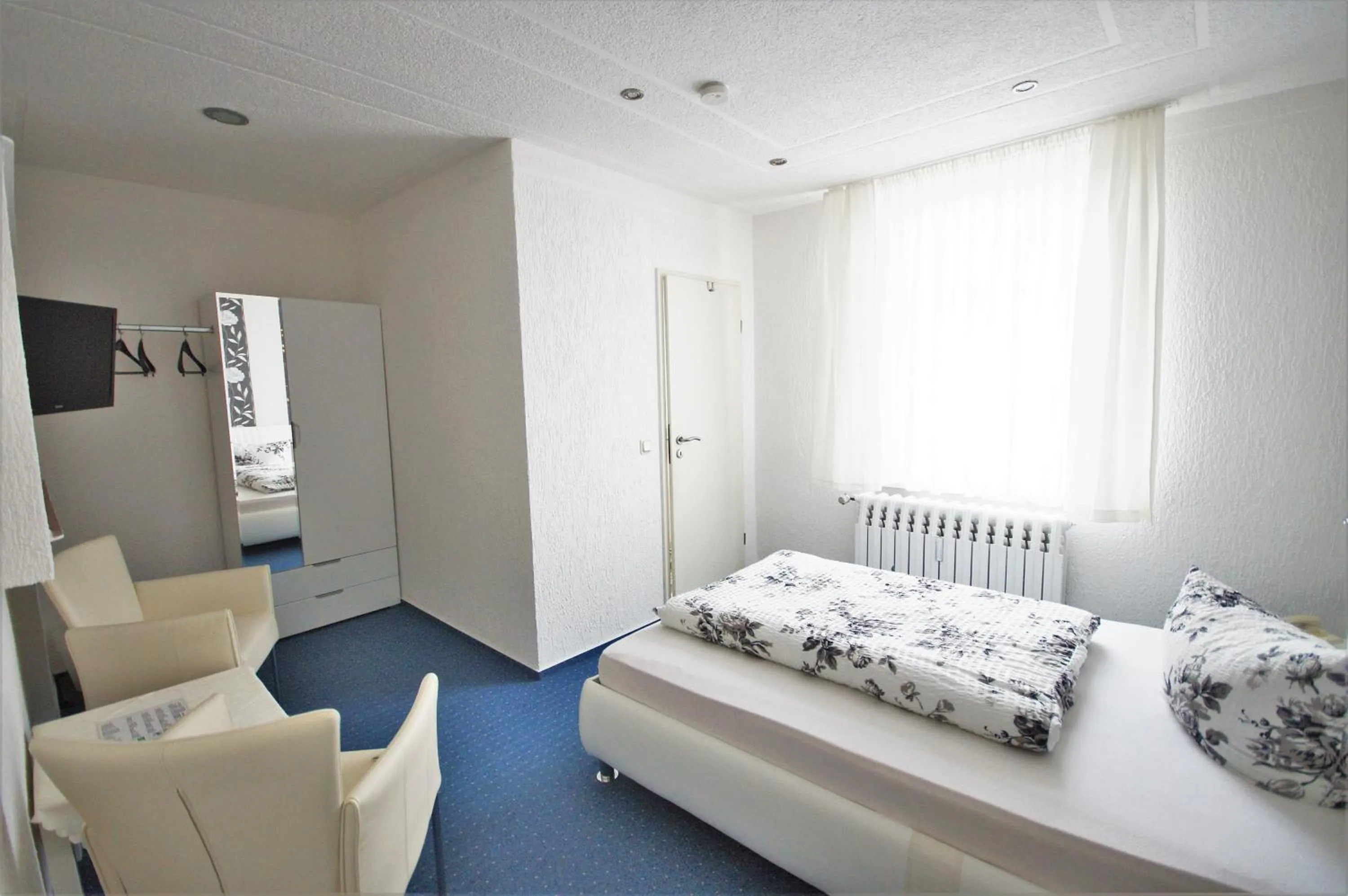 Photo of the whole room, Bed in Hotel Am Kurpark