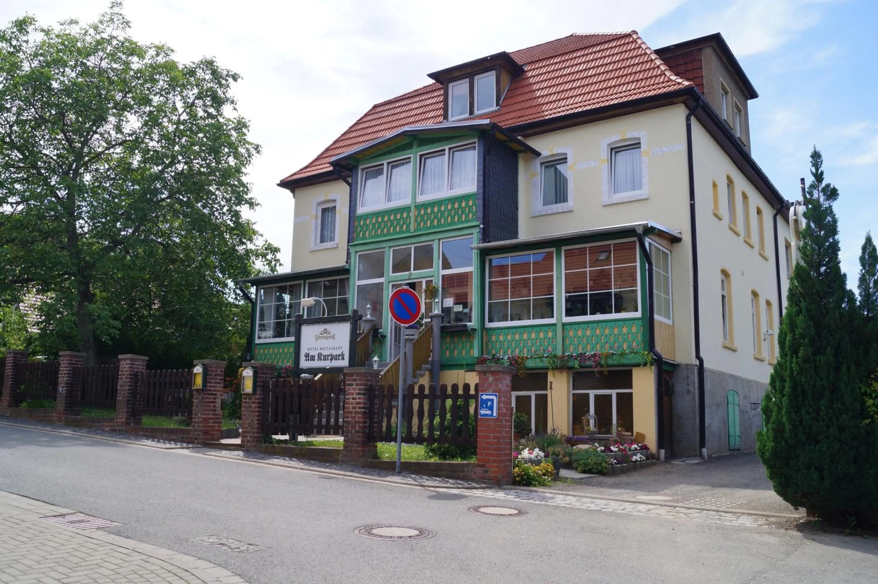 Facade/entrance in Hotel Am Kurpark