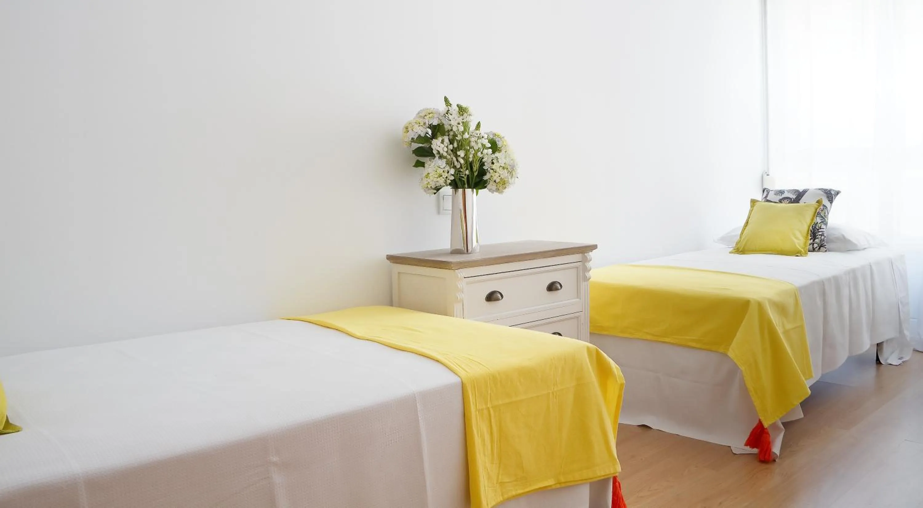 Photo of the whole room, Bed in Duerming Sea View Viveiro